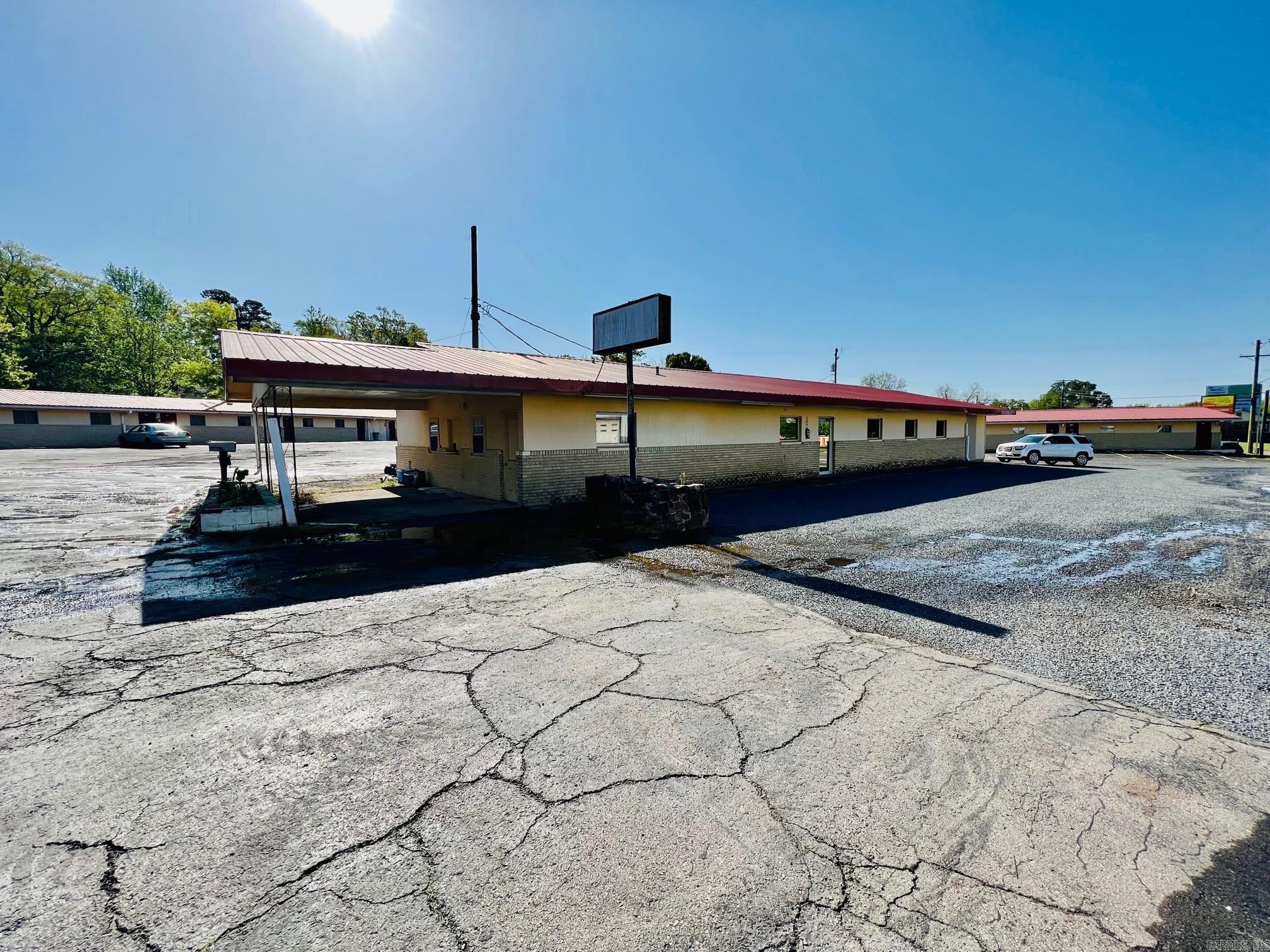 Commercial / Industrial for sale – 1018  Hwy 71 S  Yes Mena, AR