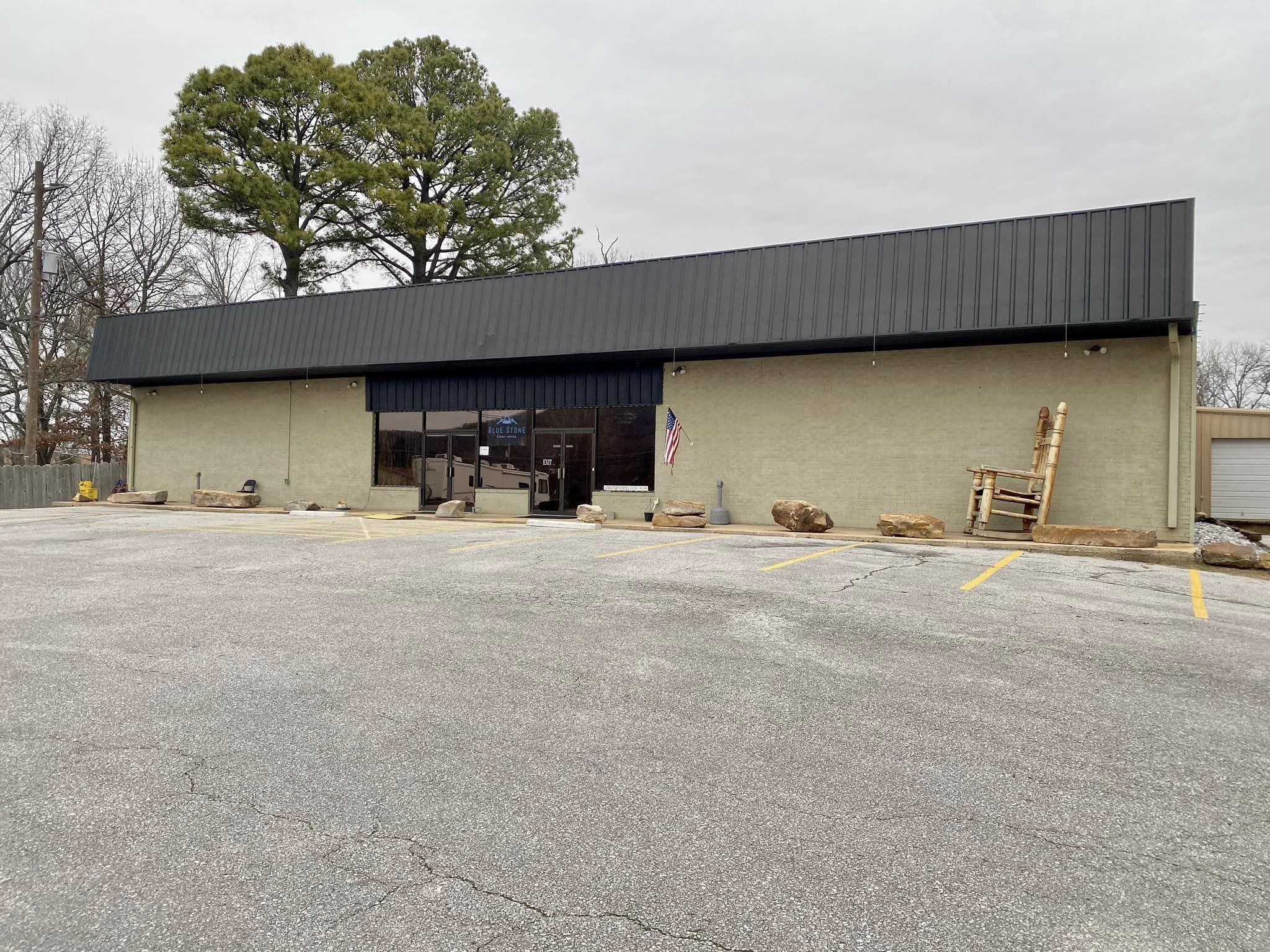 Commercial / Industrial for sale – 906 E Main Street   Mountain View, AR