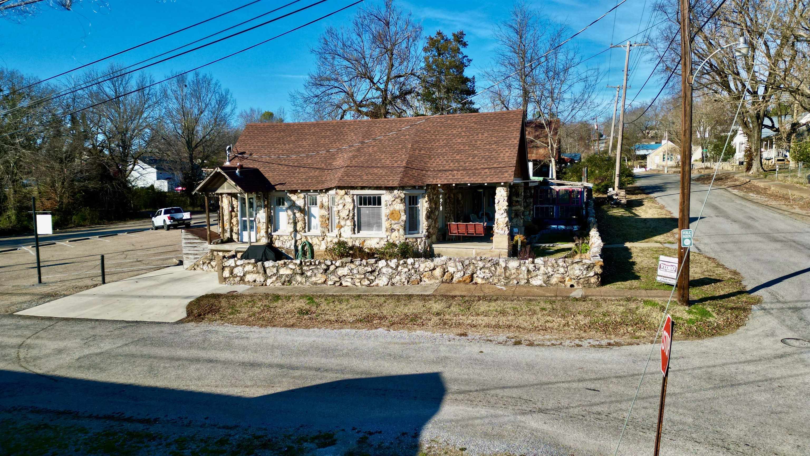 Photo 38 - Residential for sale – 201  N Spring St   Hardy, AR