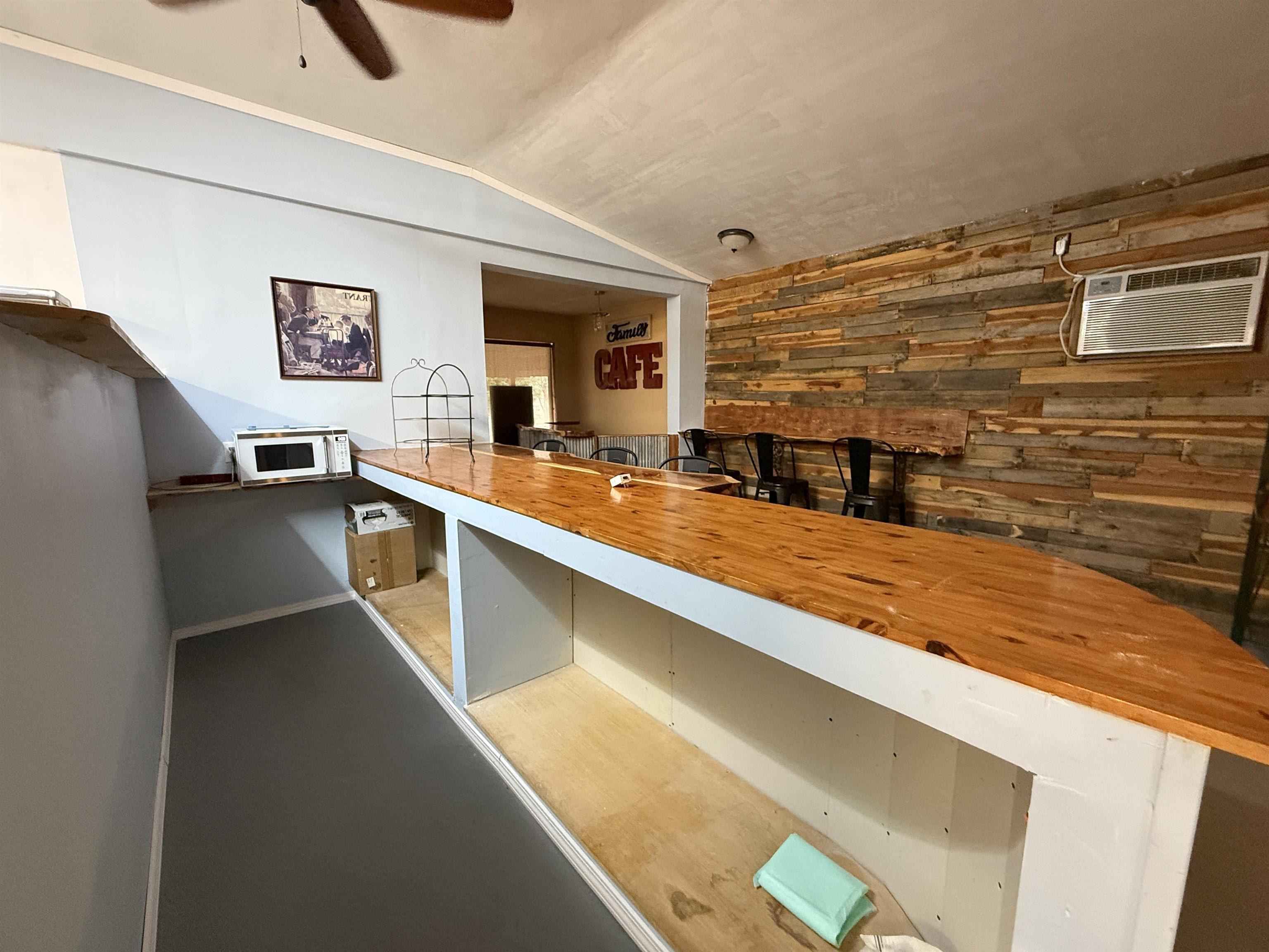 Photo 14 - Commercial / Industrial for sale – 214 E Main   Hardy, AR