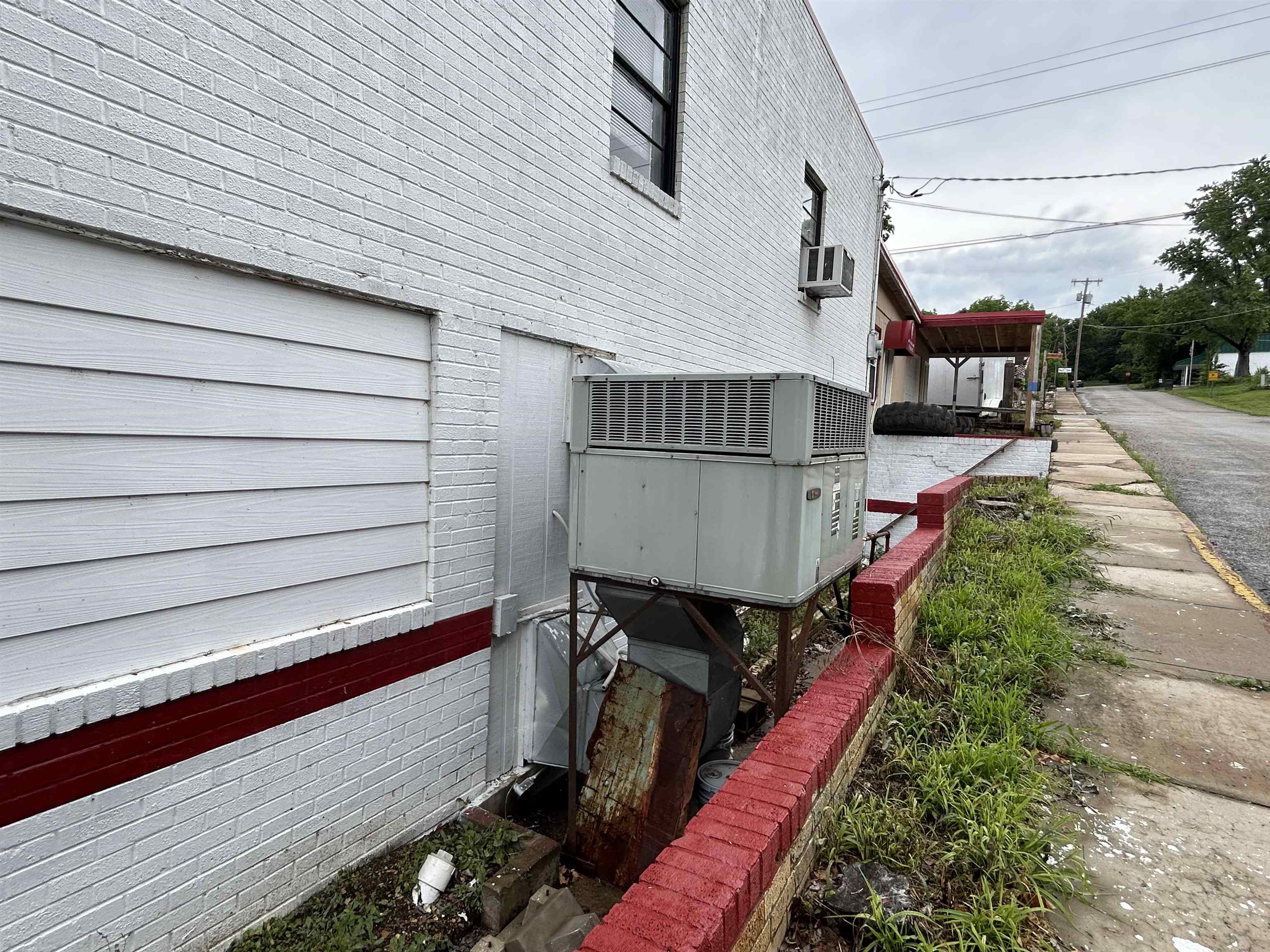 Photo 35 - Commercial / Industrial for sale – 132 E Main   Hardy, AR