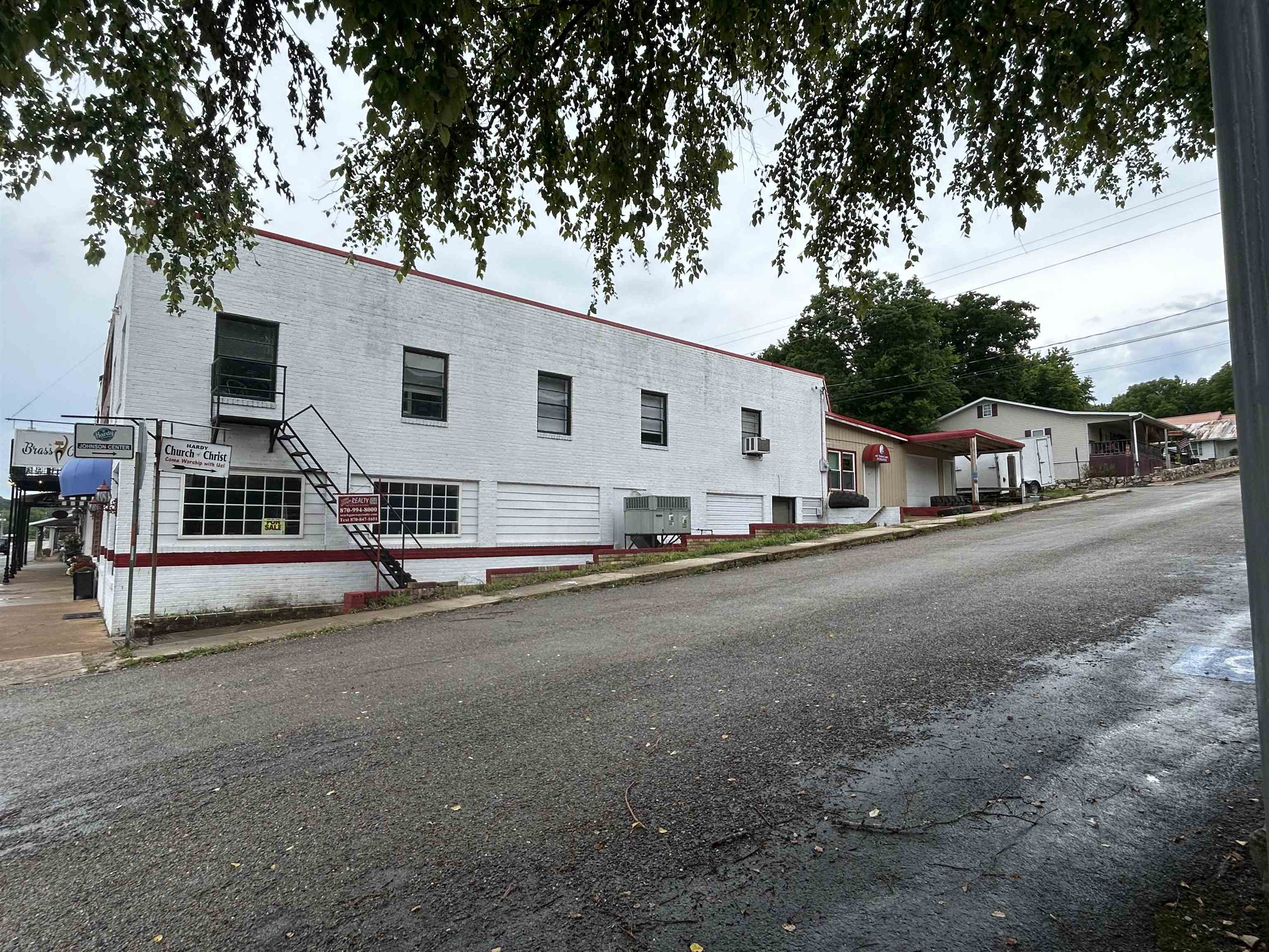 Photo 37 - Commercial / Industrial for sale – 132 E Main   Hardy, AR