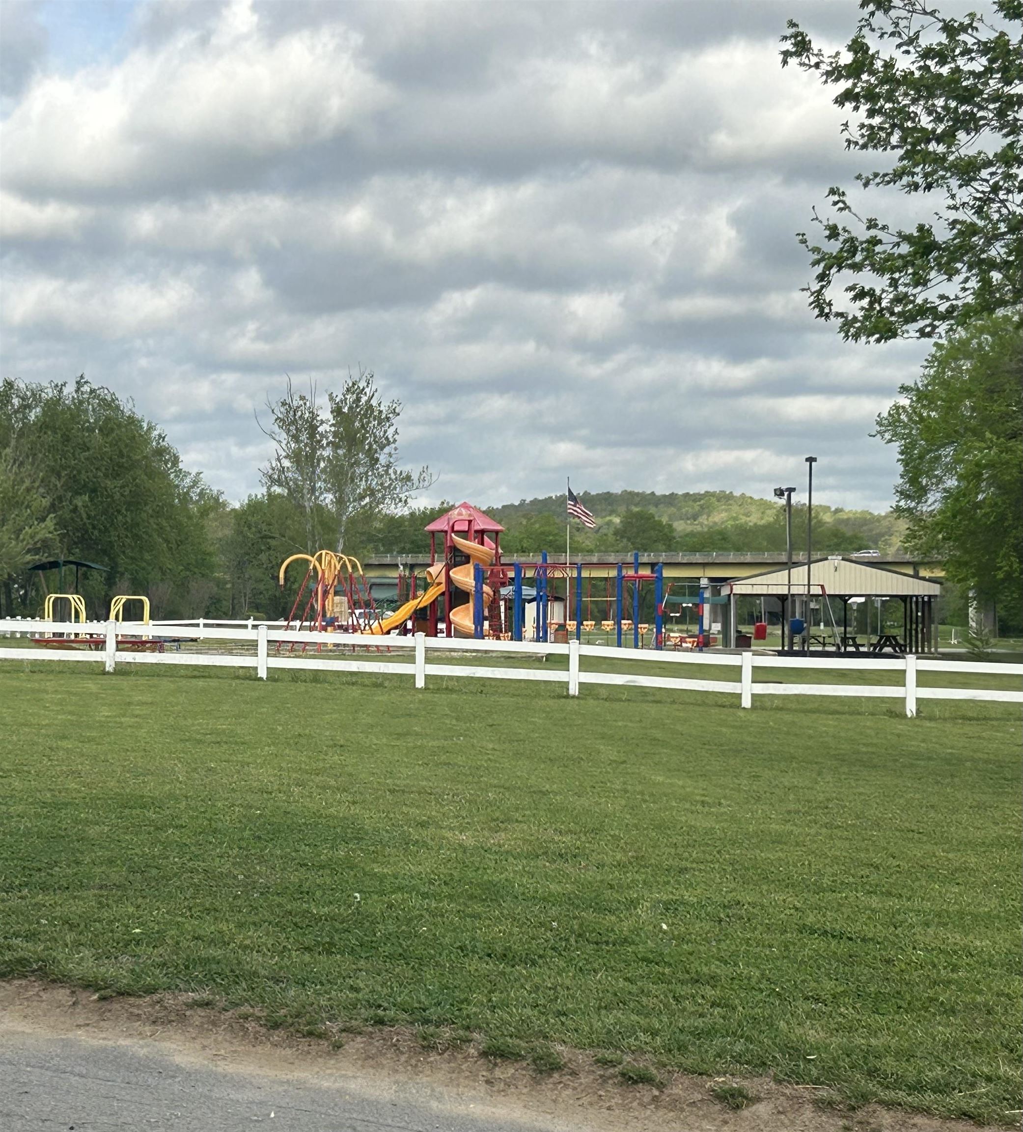 Photo 43 - Commercial / Industrial for sale – 132 E Main   Hardy, AR