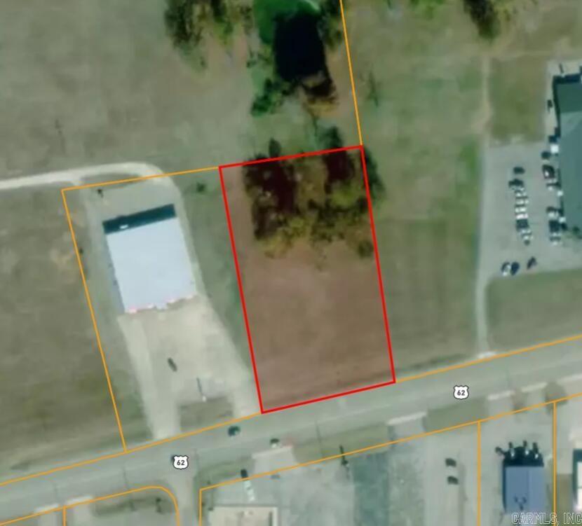 Photo 4 - Commercial / Industrial for sale –   US-62   Highland, AR