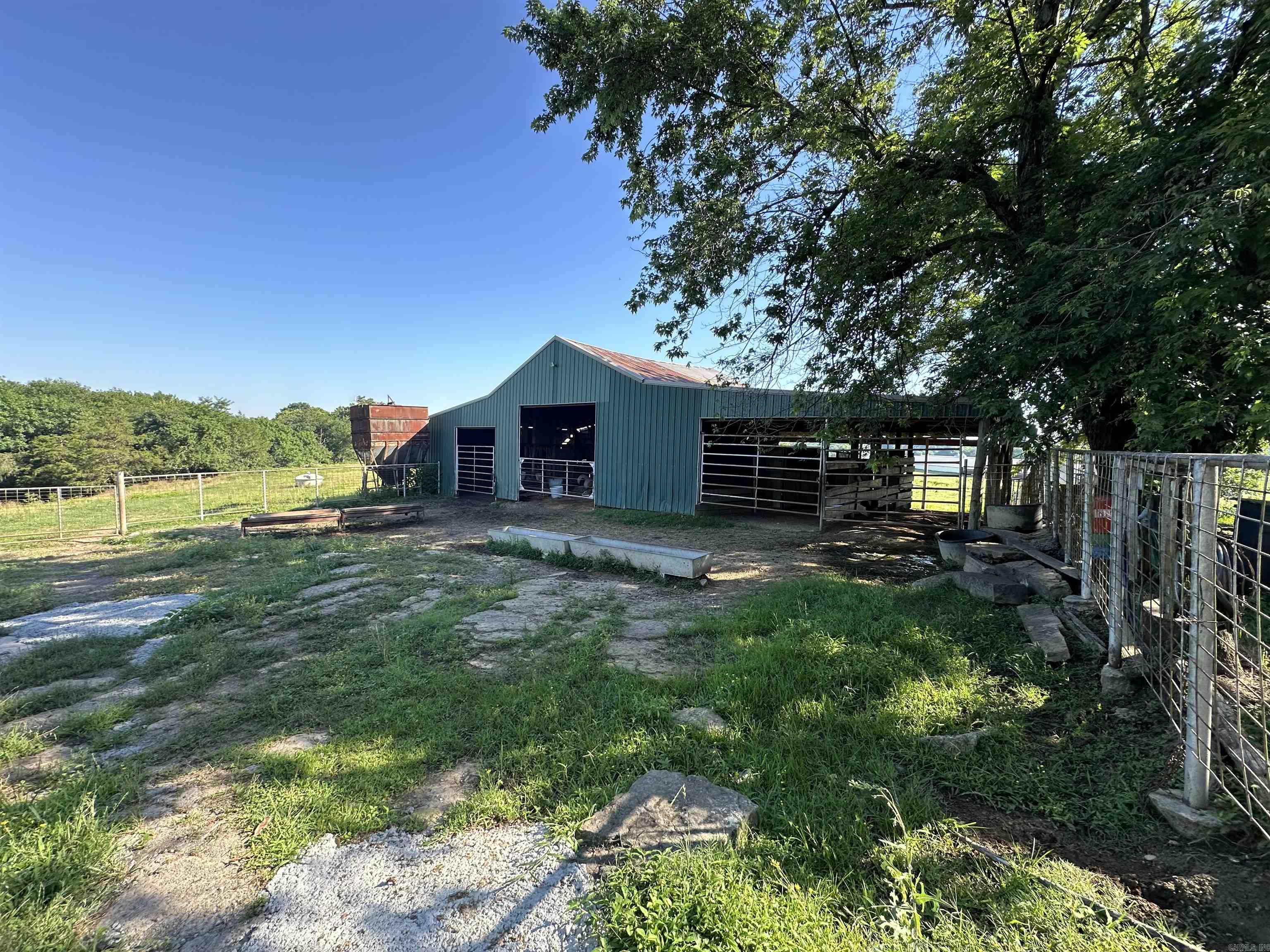Photo 23 - Residential for sale – 647 N Sixhalf Mile   Paris, AR