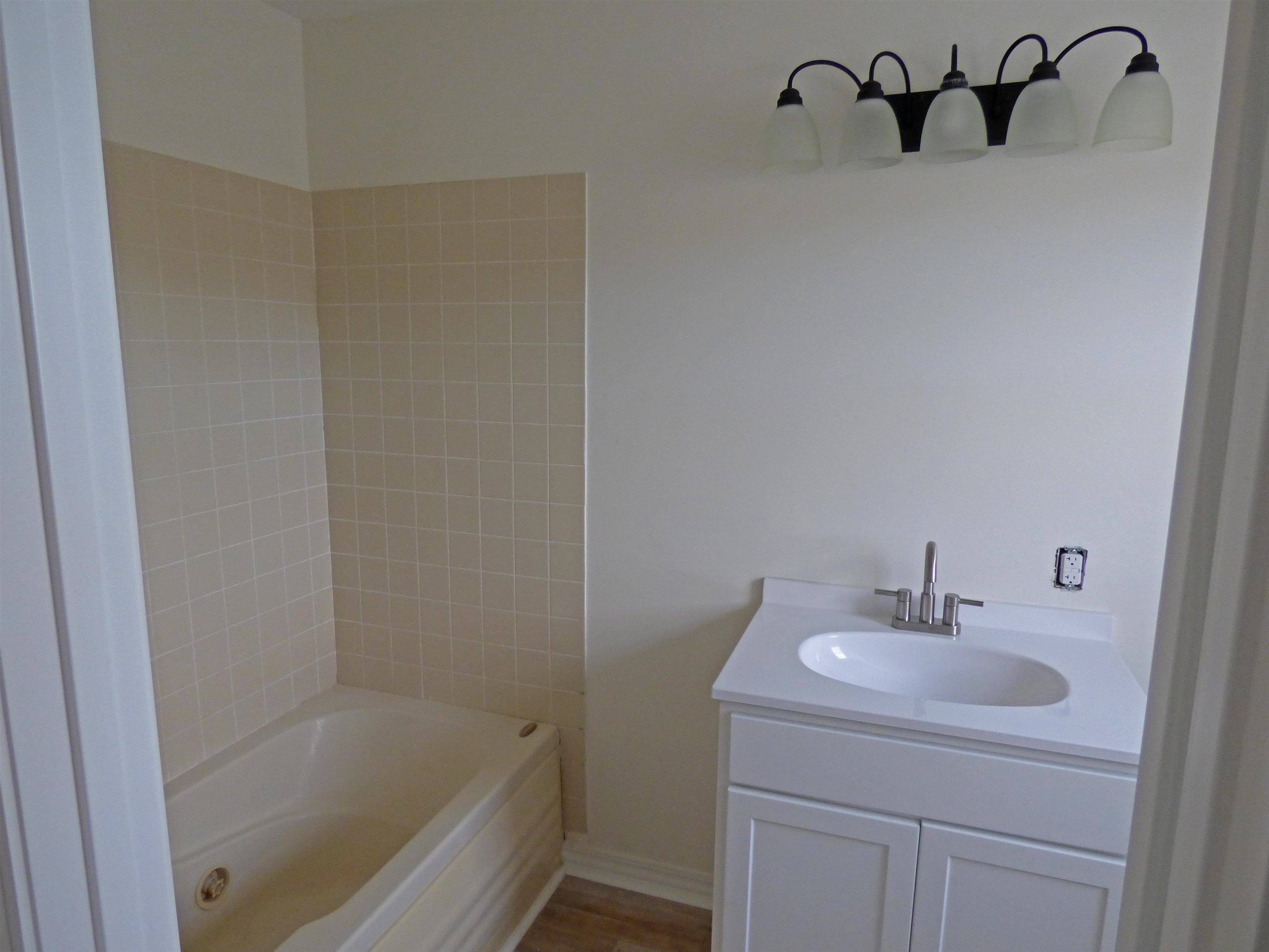 Photo 9 - Residential for sale – 170 E Lakeshore   Cherokee Village, AR