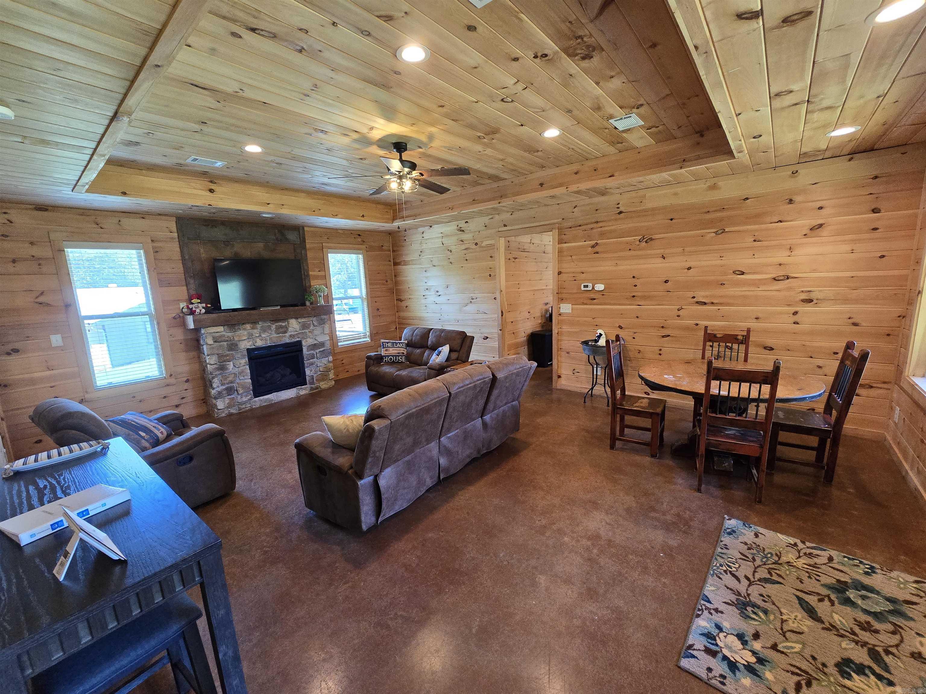 Photo 8 - Residential for sale – 3193  Brownsville Rd   Greers Ferry, AR