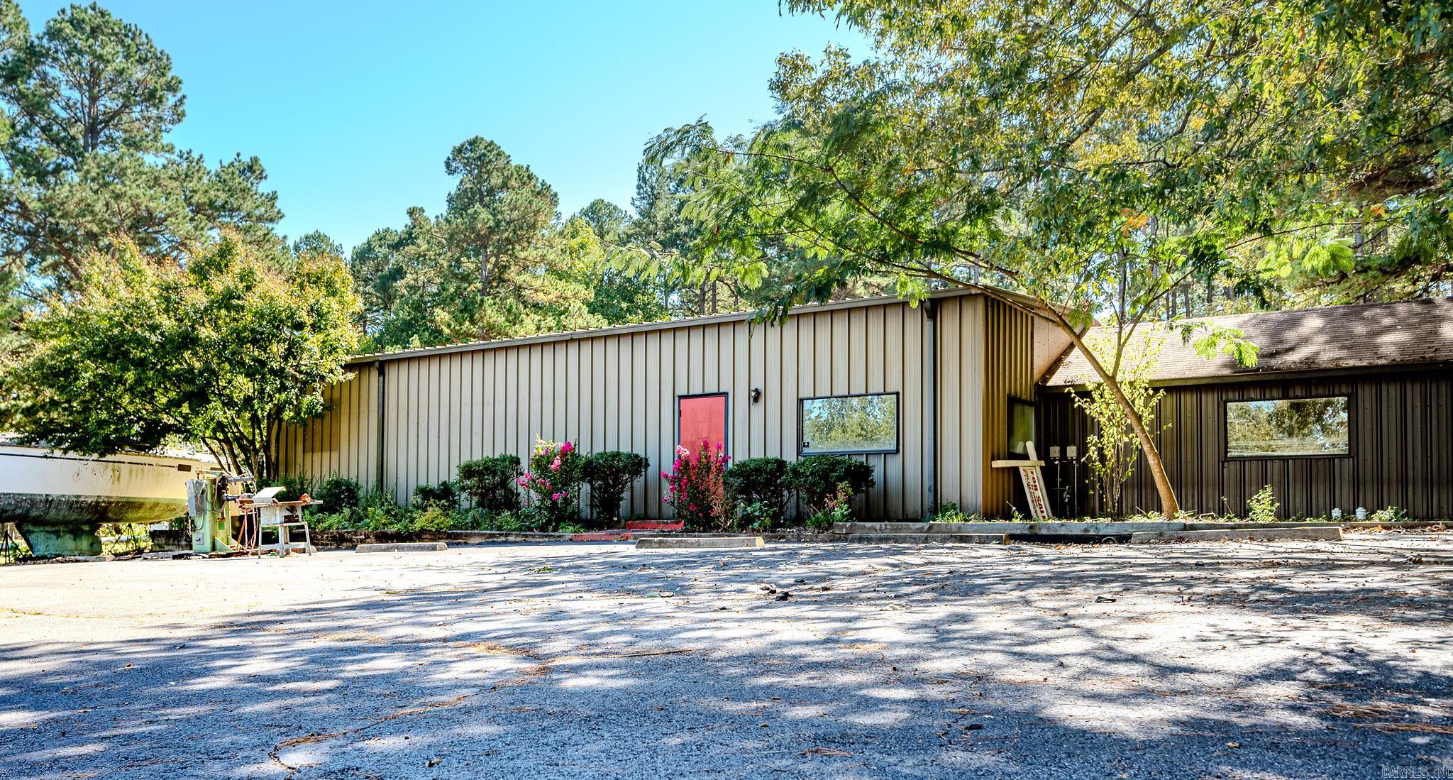 Commercial for sale – 106  Elk Drive   Mena, AR