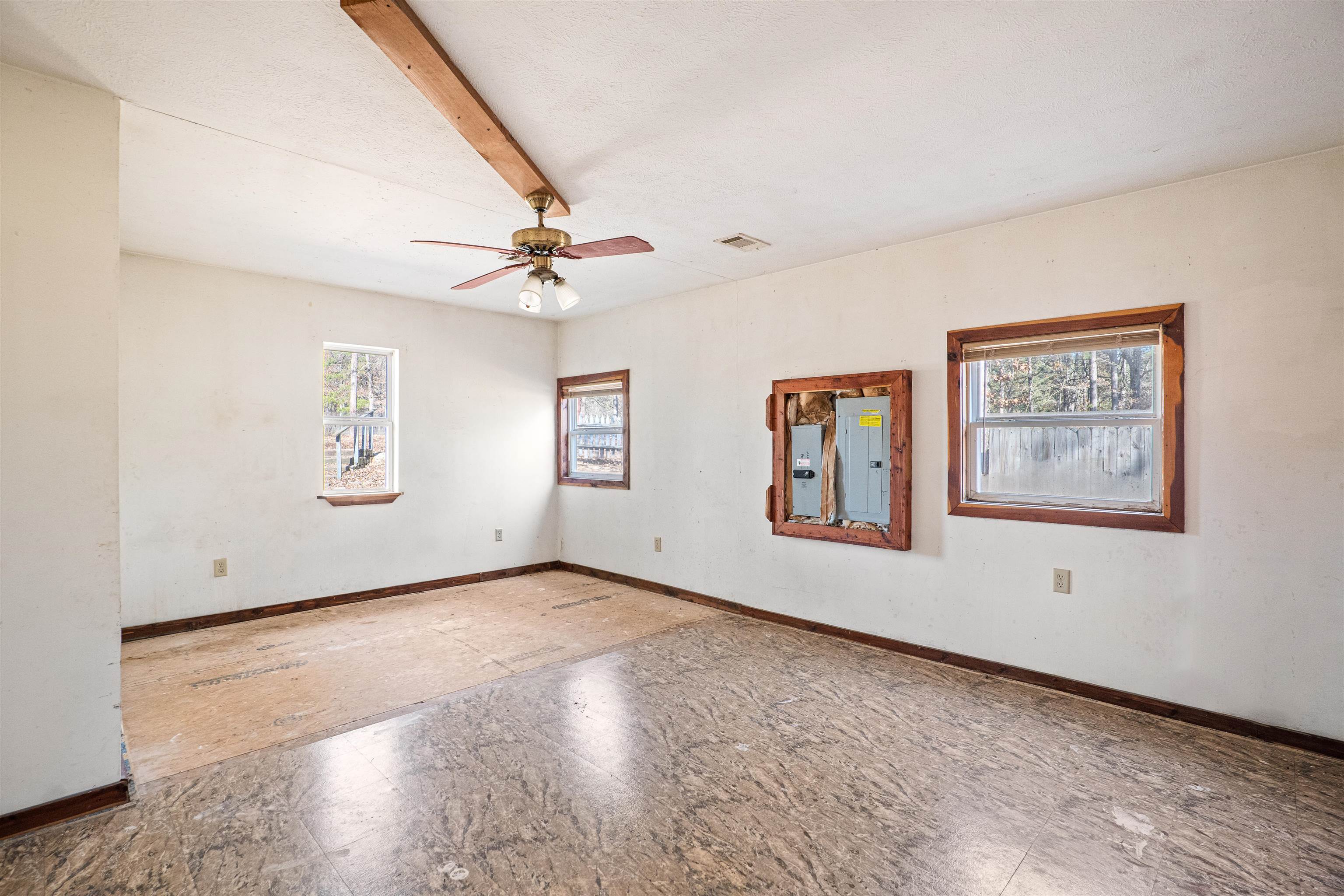 Photo 8 - Residential for sale – 300  Silver Springs   Evening Shade, AR