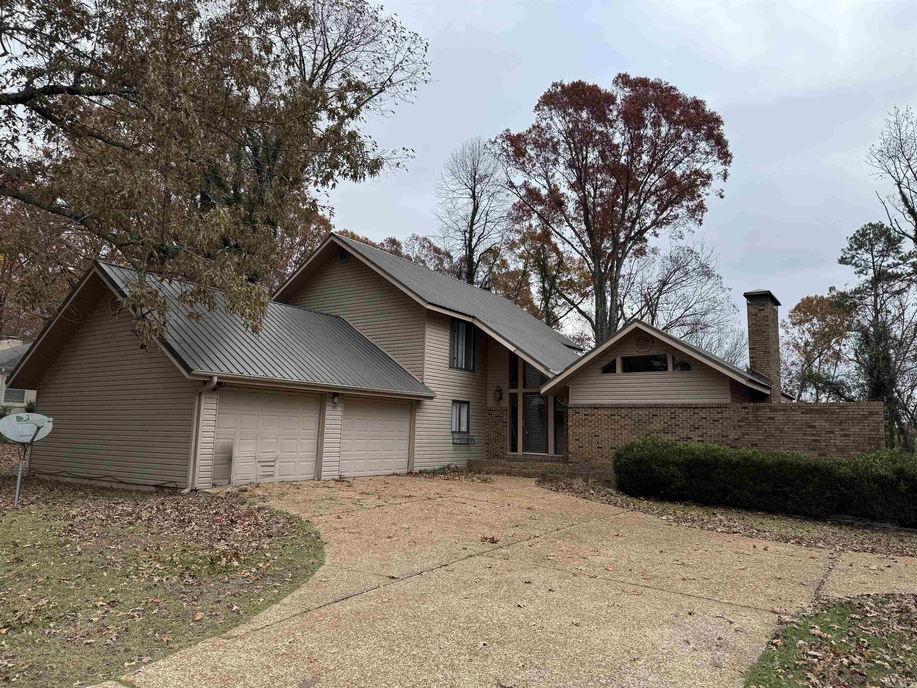 Photo 2 - Residential for sale – 415  Bluff View   Batesville, AR