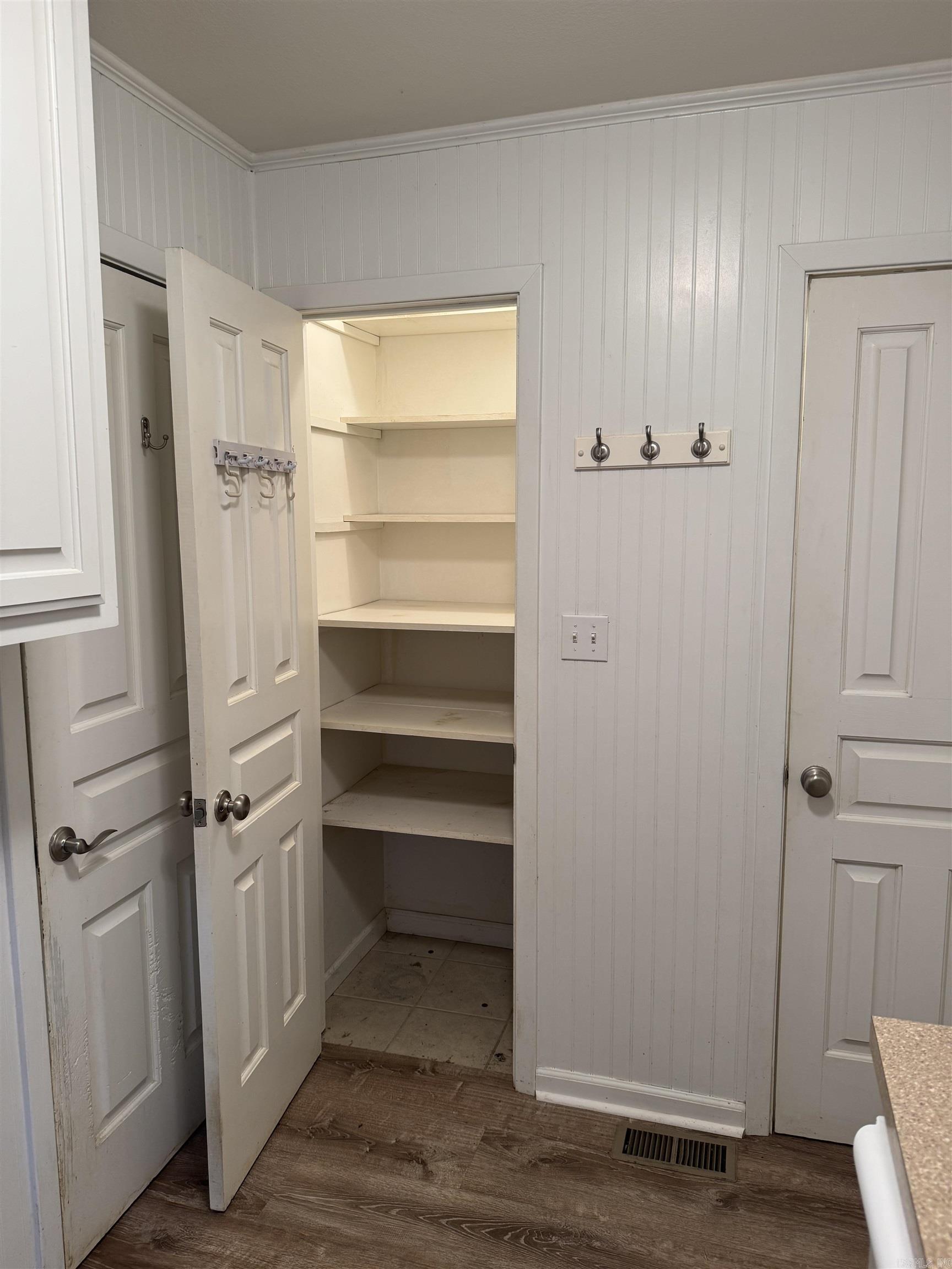 Photo 8 - Residential for sale – 415  Bluff View   Batesville, AR