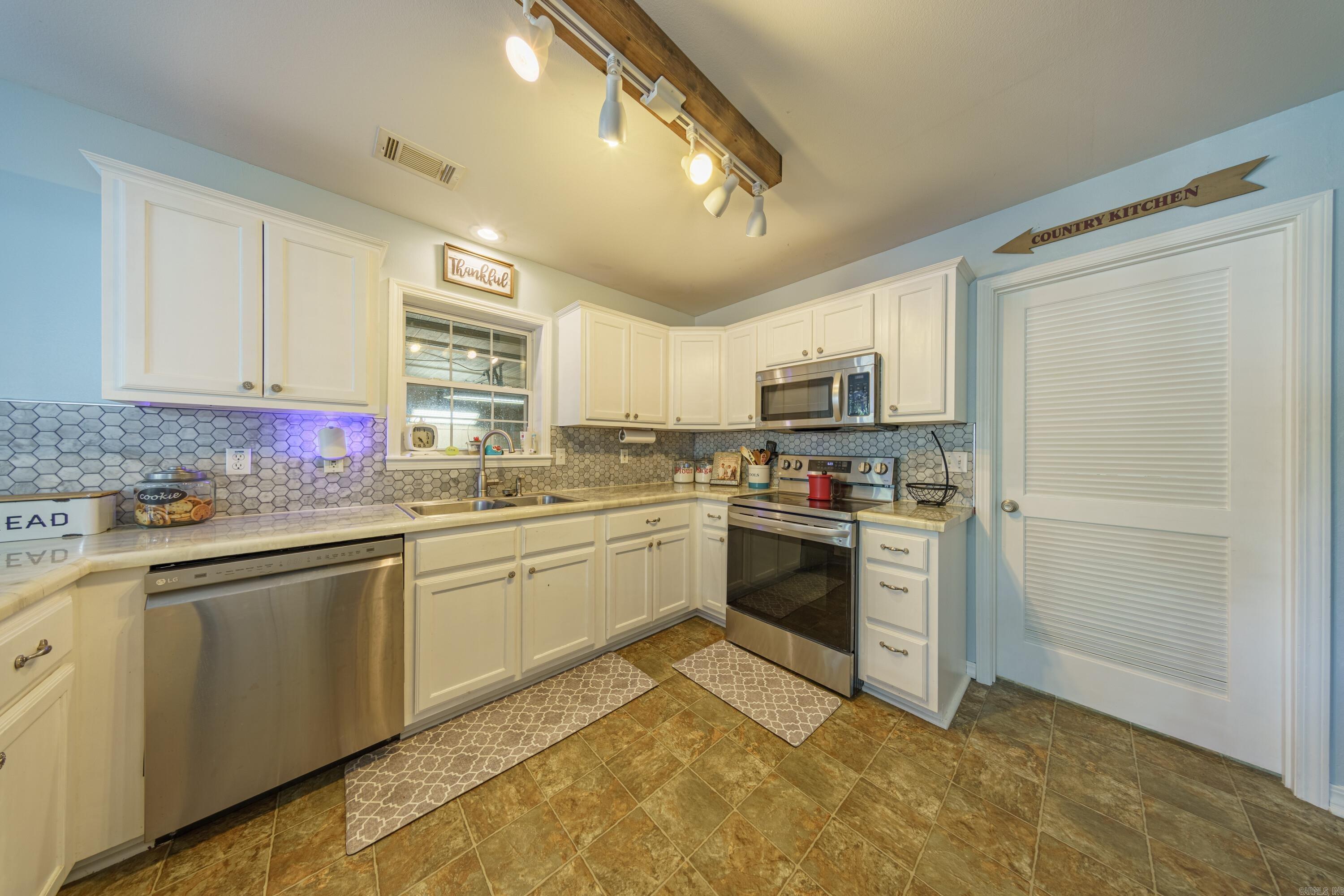 Photo 9 - Residential for sale – 34  Sorrell Rd   Cave City, AR