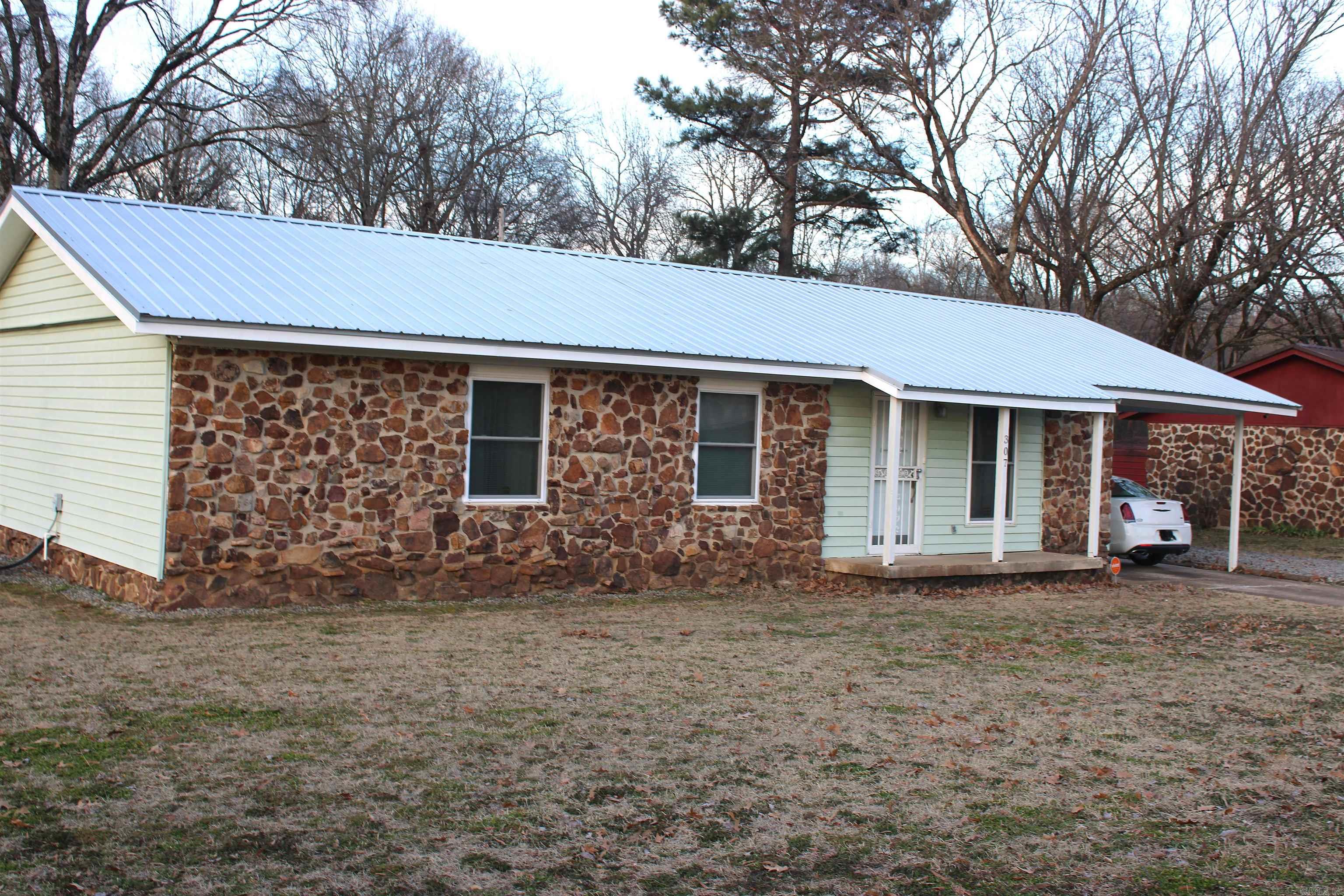 Photo 2 - Residential for sale – 307 W 2nd   McCrory, AR