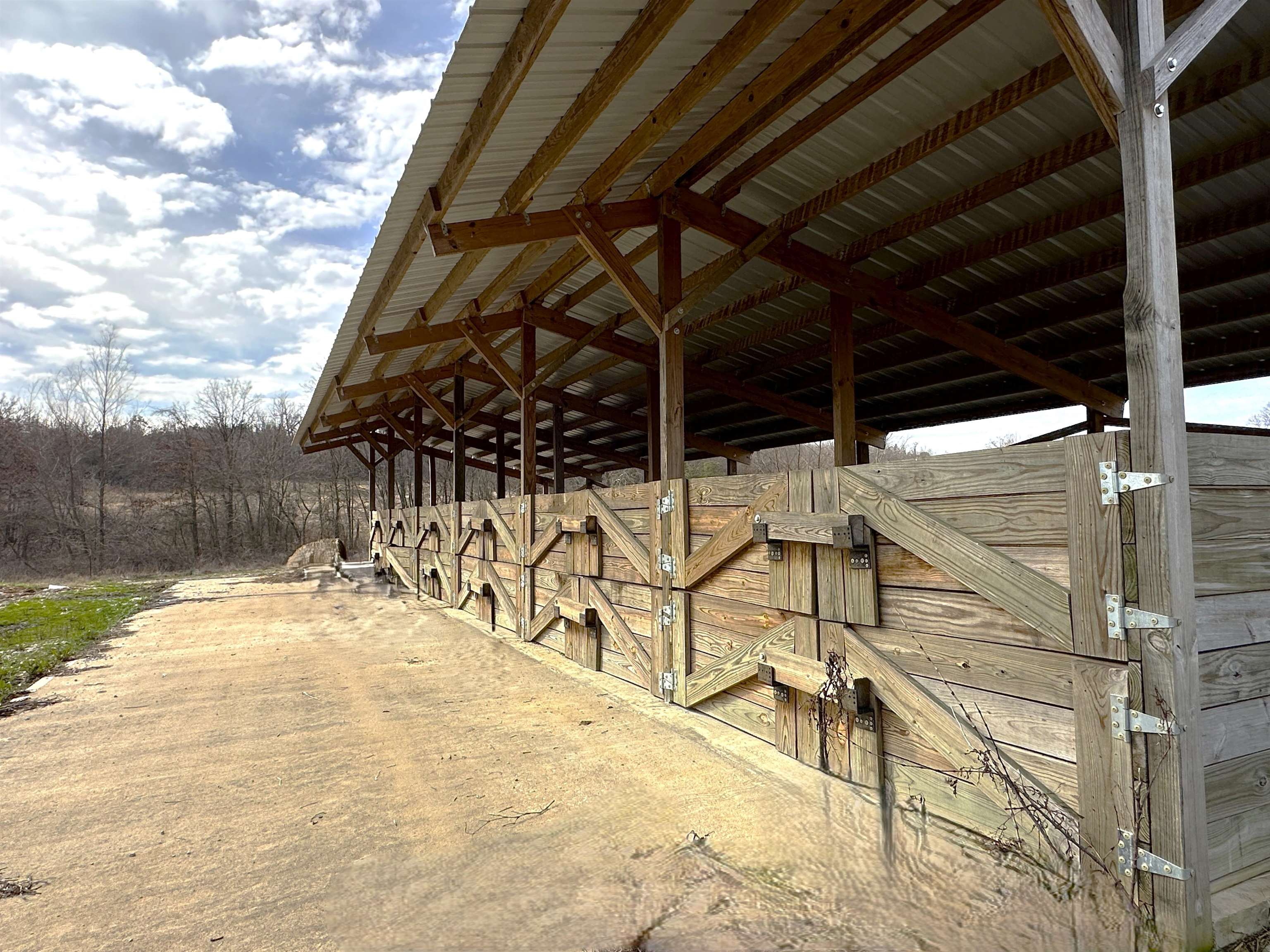 Photo 15 - Commercial / Industrial for sale – 261  Brickle Springs  Yes Cave City, AR