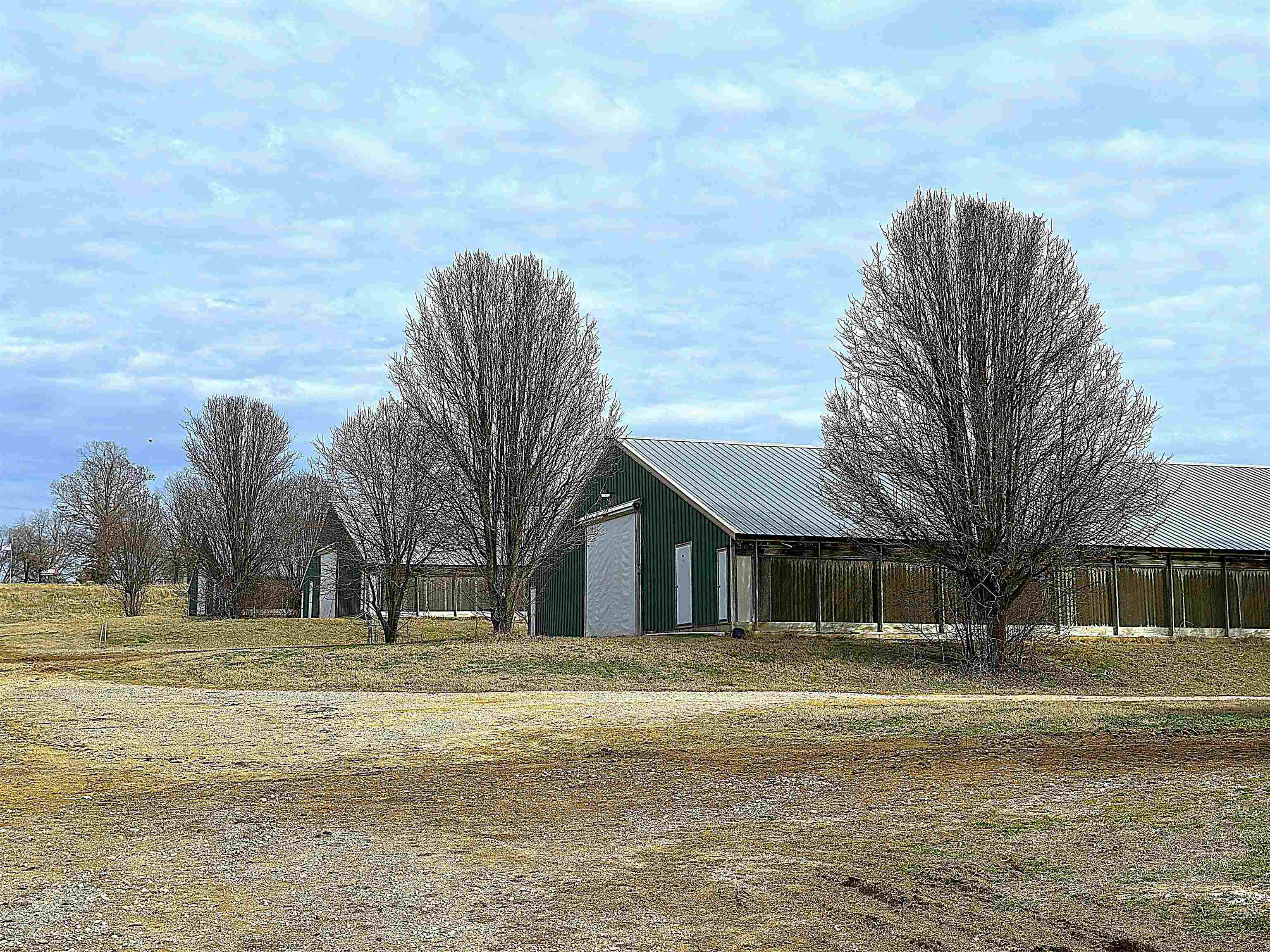 Photo 3 - Commercial / Industrial for sale – 261  Brickle Springs  Yes Cave City, AR