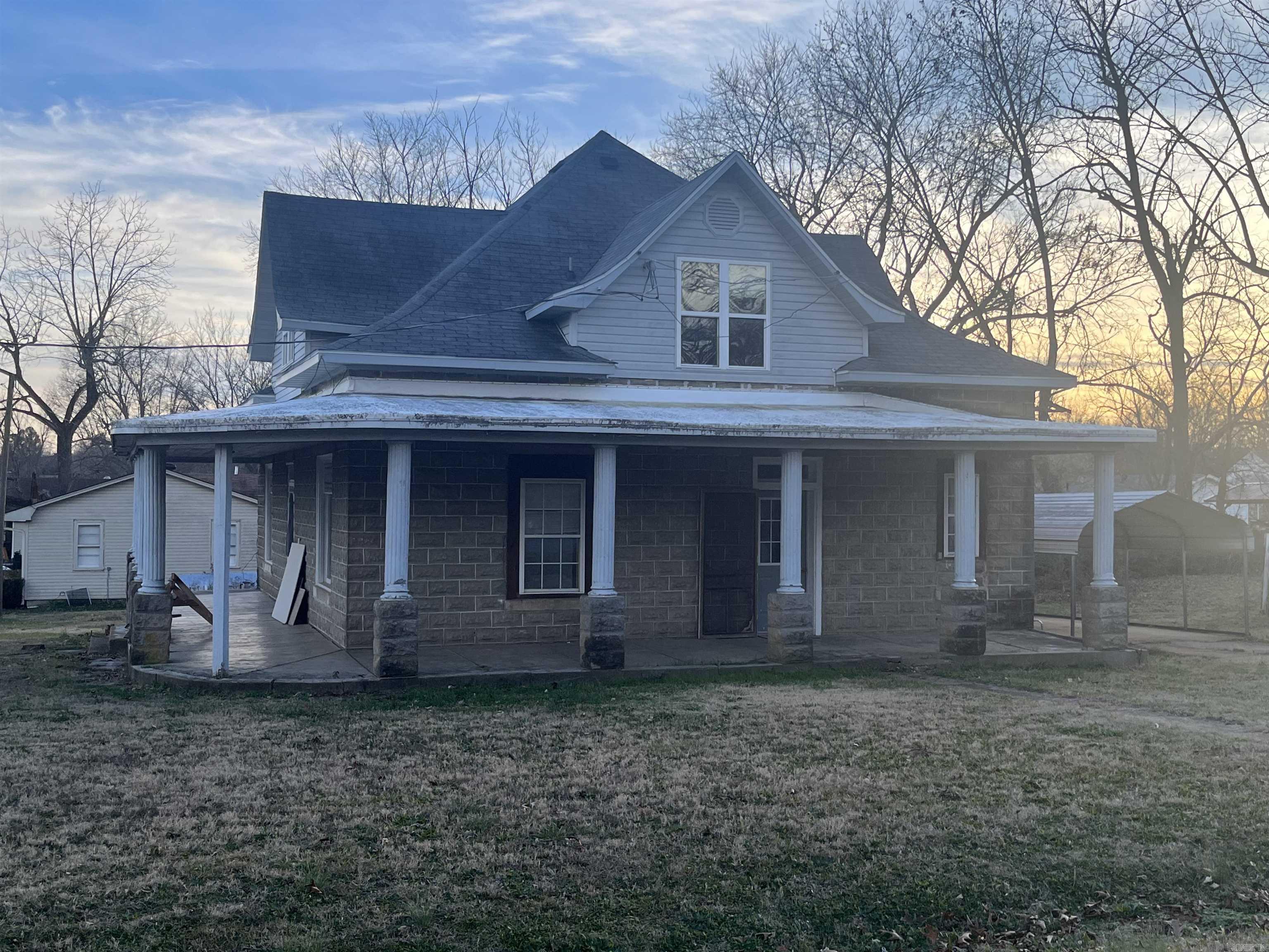 Photo 2 - Residential for sale – 140 N Oak St   Salem, AR
