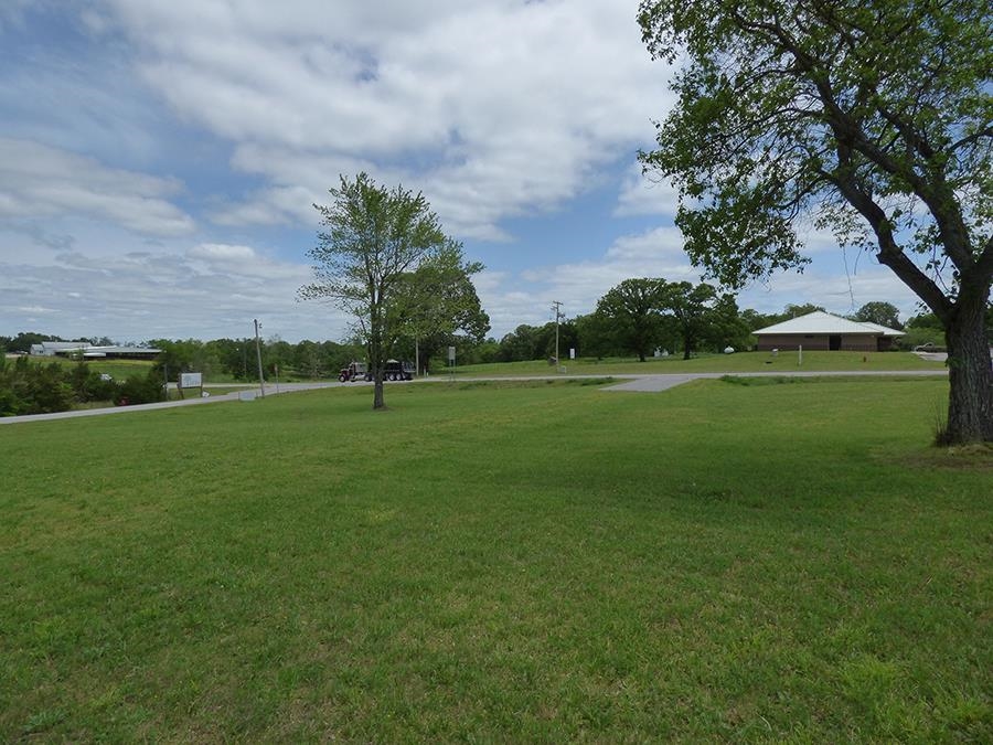 Photo 2 - Commercial / Industrial for sale –   Hwy 167   Ash Flat, AR