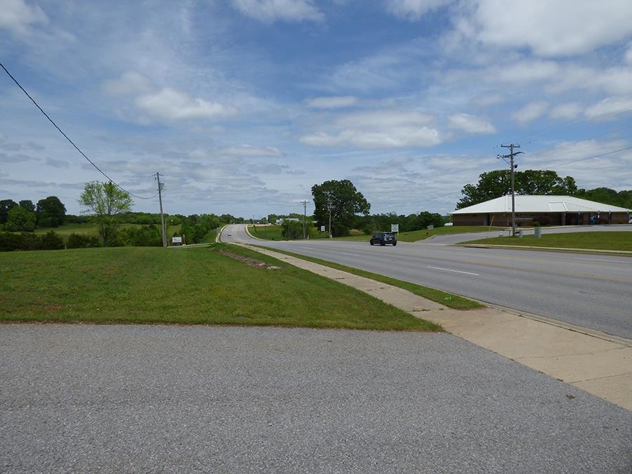 Photo 3 - Commercial / Industrial for sale –   Hwy 167   Ash Flat, AR