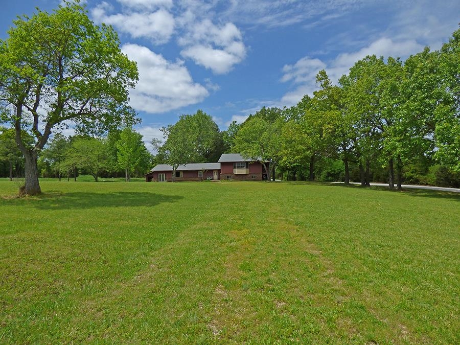 Photo 4 - Commercial / Industrial for sale –   Hwy 167   Ash Flat, AR