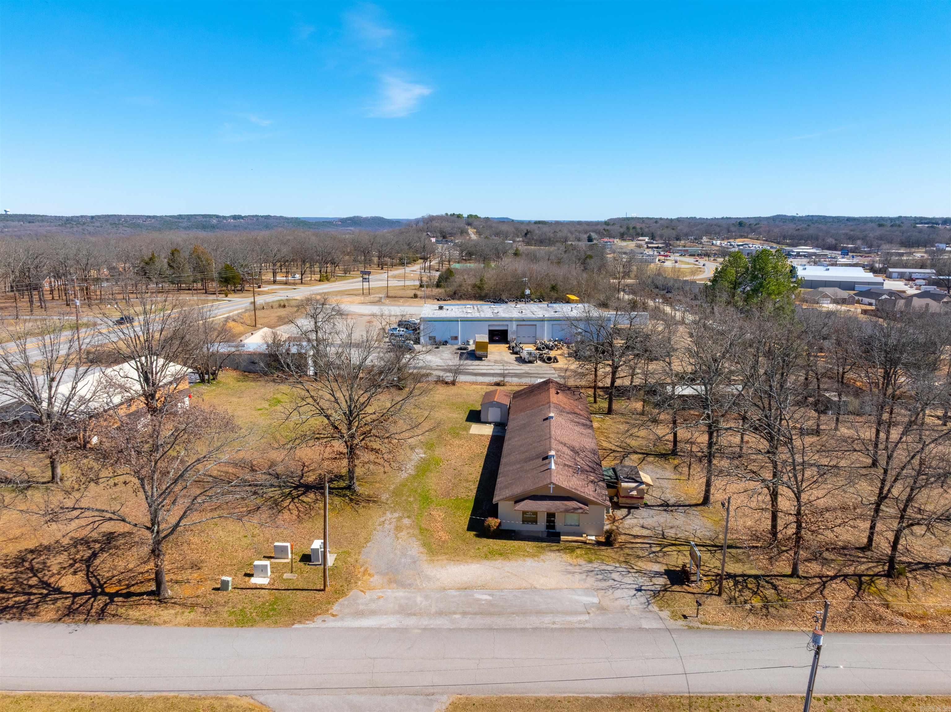 Photo 3 - Residential for sale – 105  Chamblee   Batesville, AR