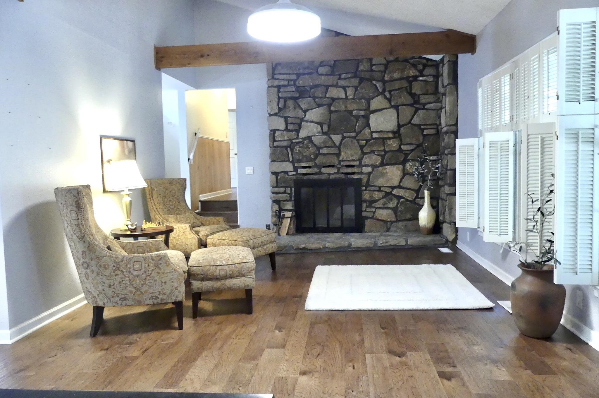 Photo 2 - Residential for sale – 600 W Clayton St   Hardy, AR