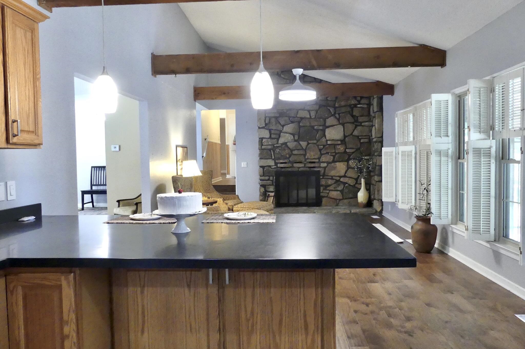 Photo 3 - Residential for sale – 600 W Clayton St   Hardy, AR