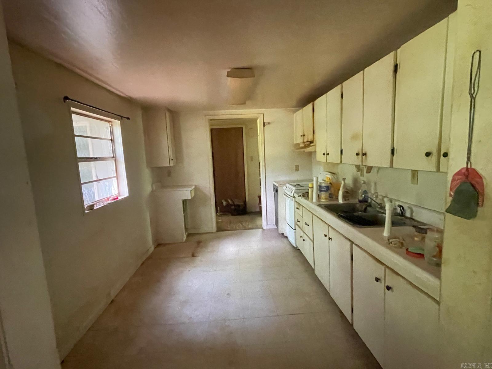 Photo 12 - Residential for sale – 881  Driftwood Drive   Pineville, AR