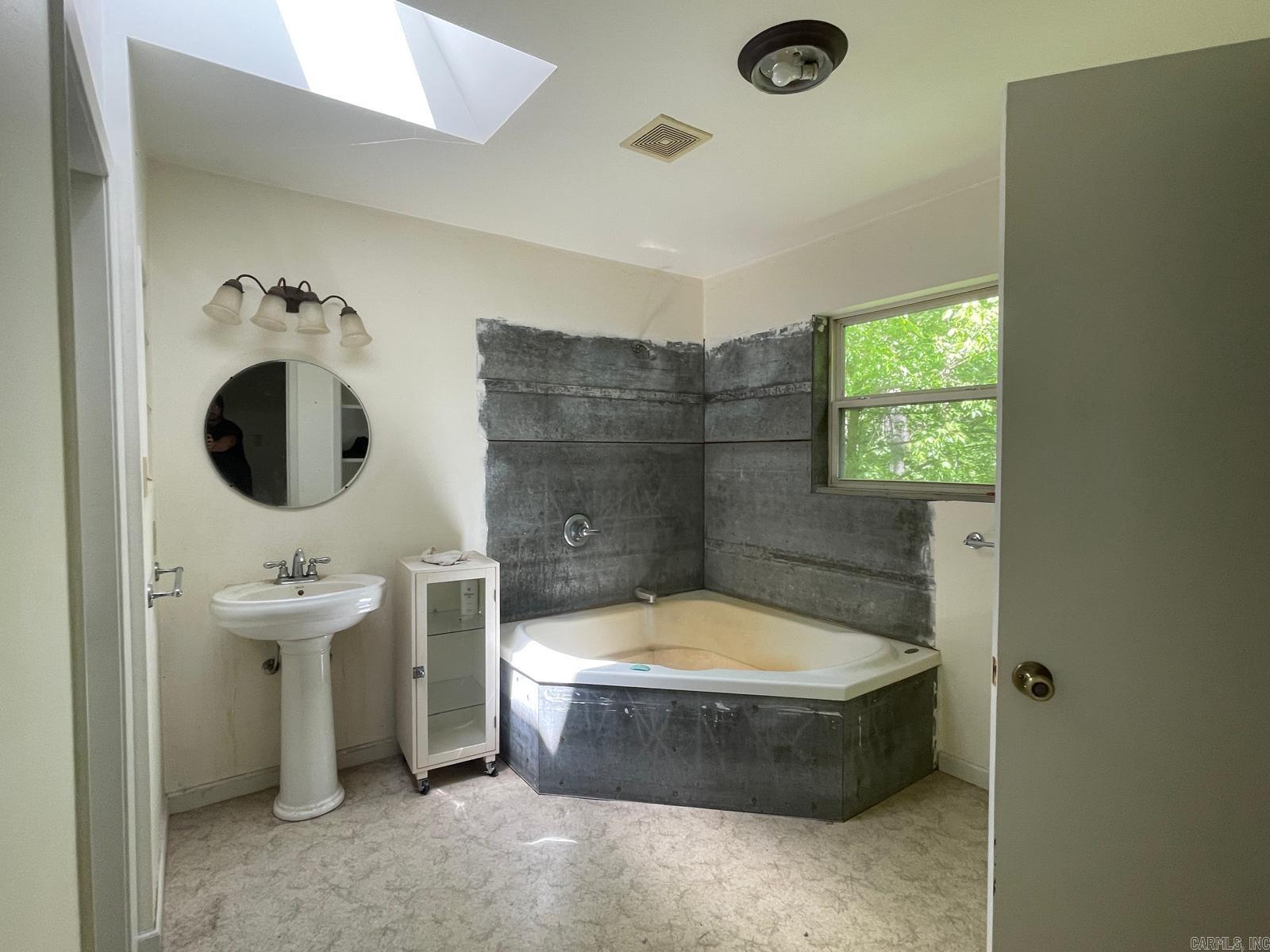 Photo 23 - Residential for sale – 881  Driftwood Drive   Pineville, AR