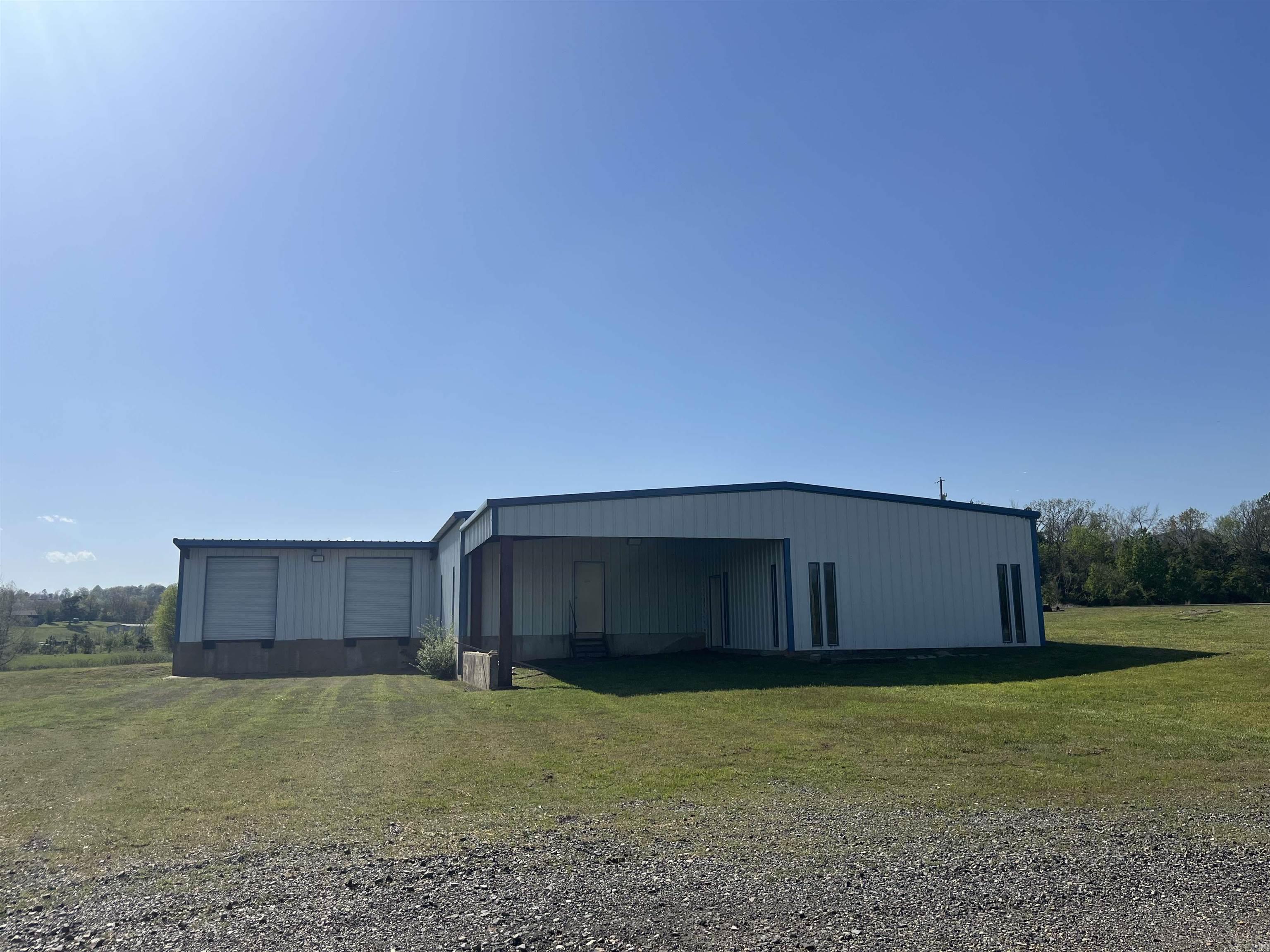 Commercial for sale – 902  Industrial Park Rd   Mena, AR
