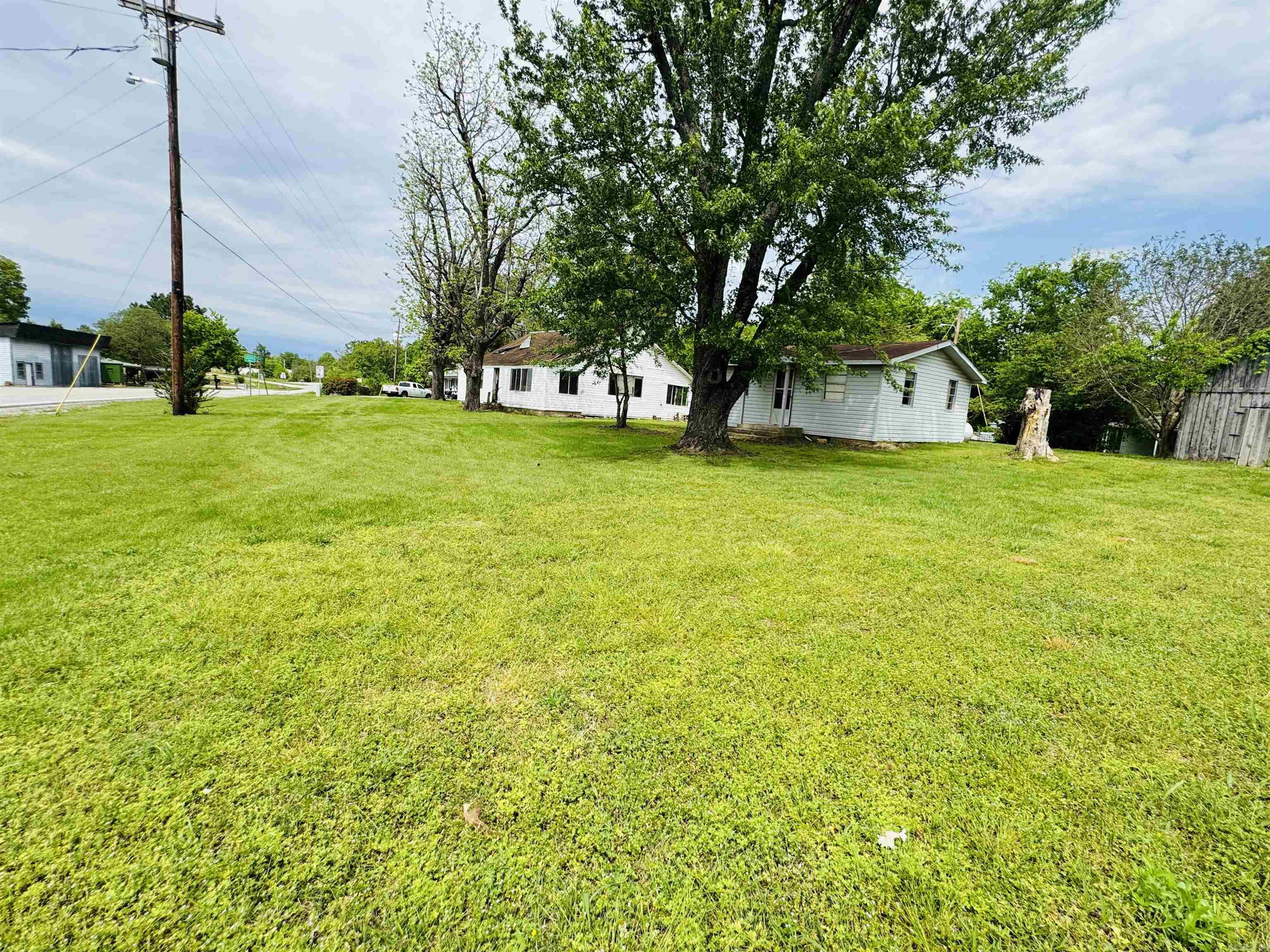 Photo 2 - Residential for sale – 26 E Earl   Oxford, AR