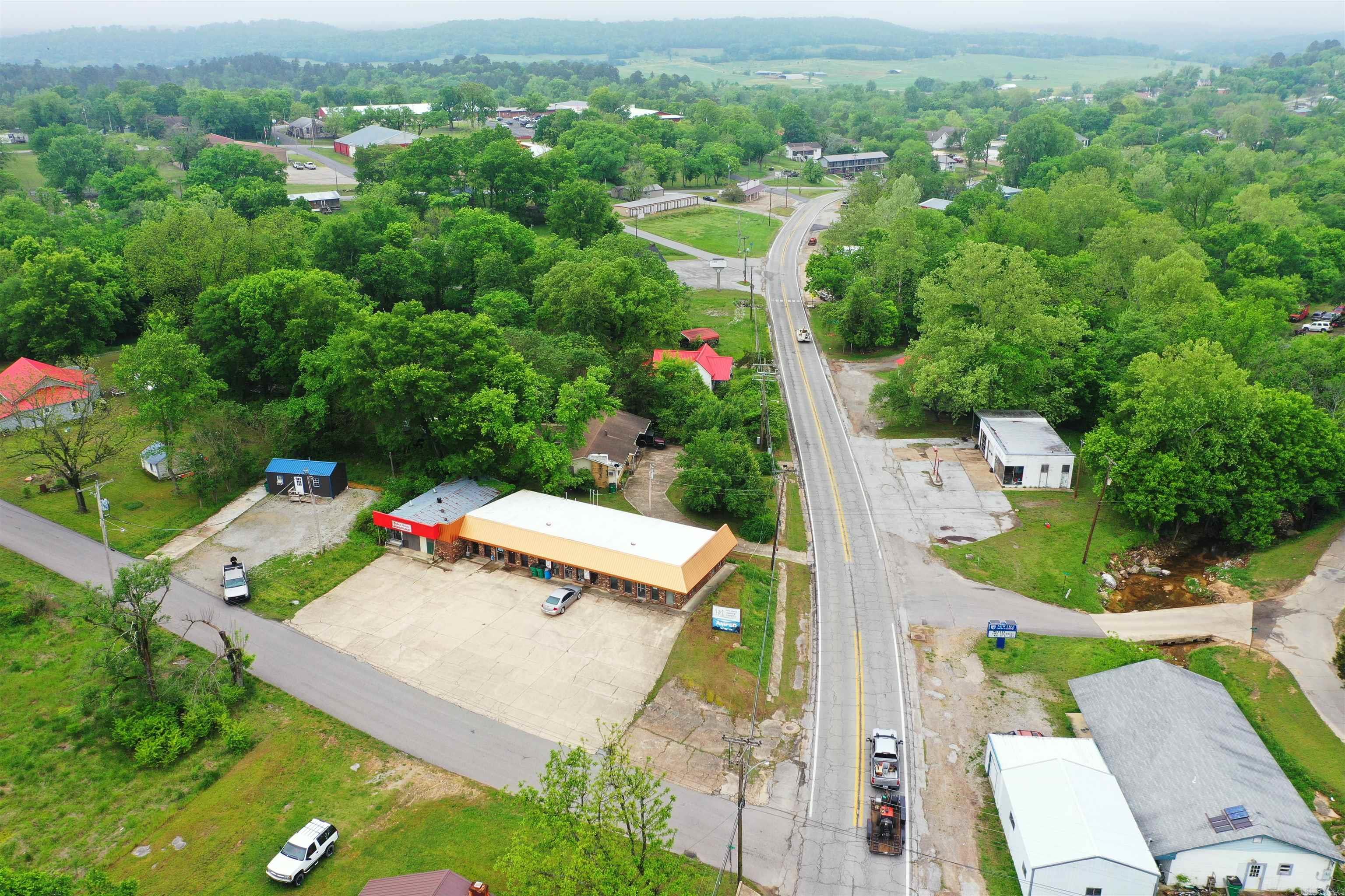 Photo 2 - Commercial / Industrial for sale – 20,22,24  Garden   Calico Rock, AR