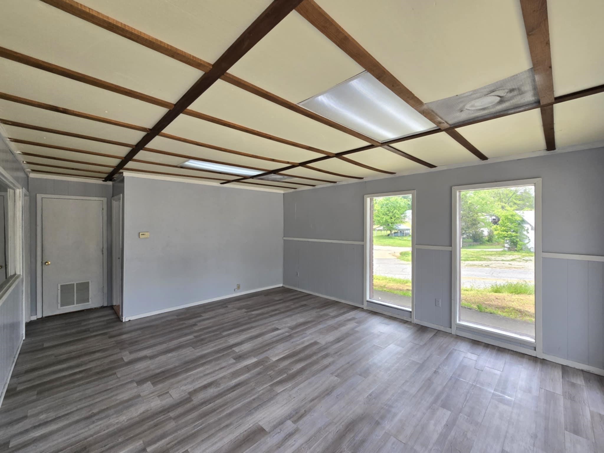 Photo 15 - Commercial / Industrial for sale – 20,22,24  Garden   Calico Rock, AR