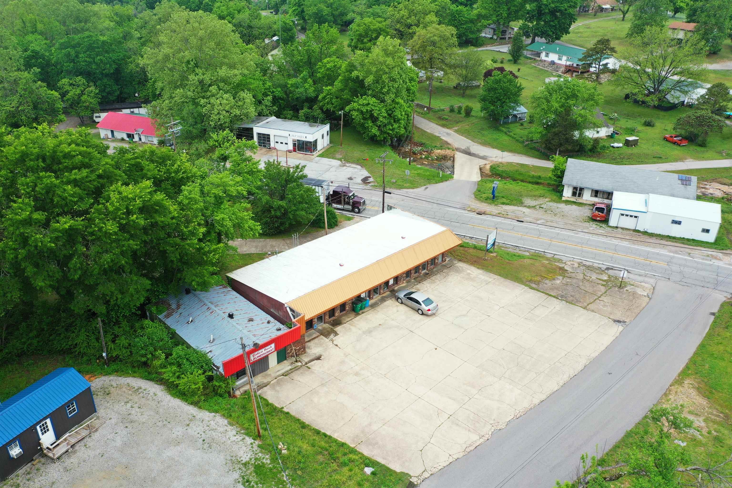 Photo 4 - Commercial / Industrial for sale – 20,22,24  Garden   Calico Rock, AR