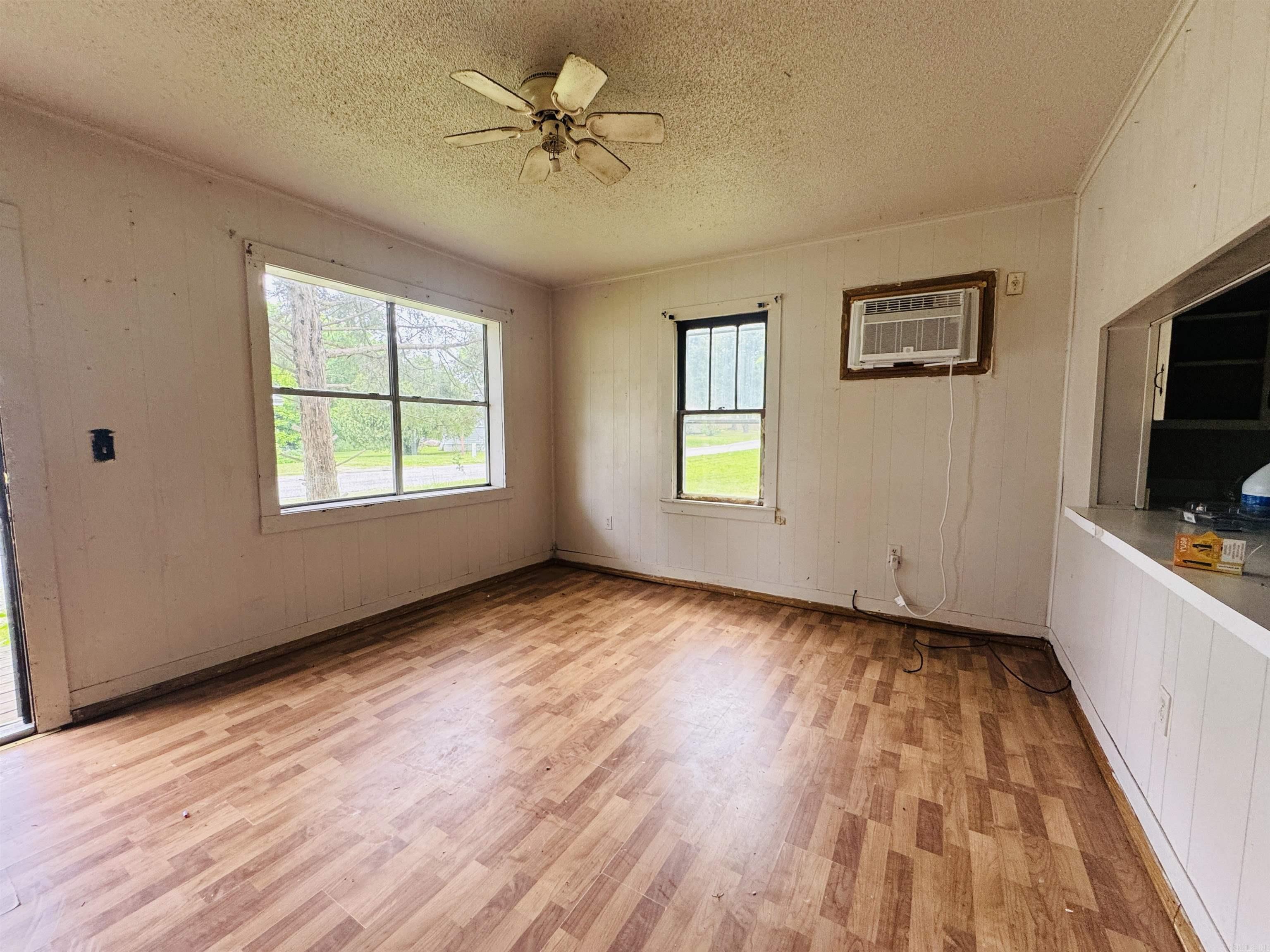 Photo 3 - Residential for sale – 37  Maple   Melbourne, AR