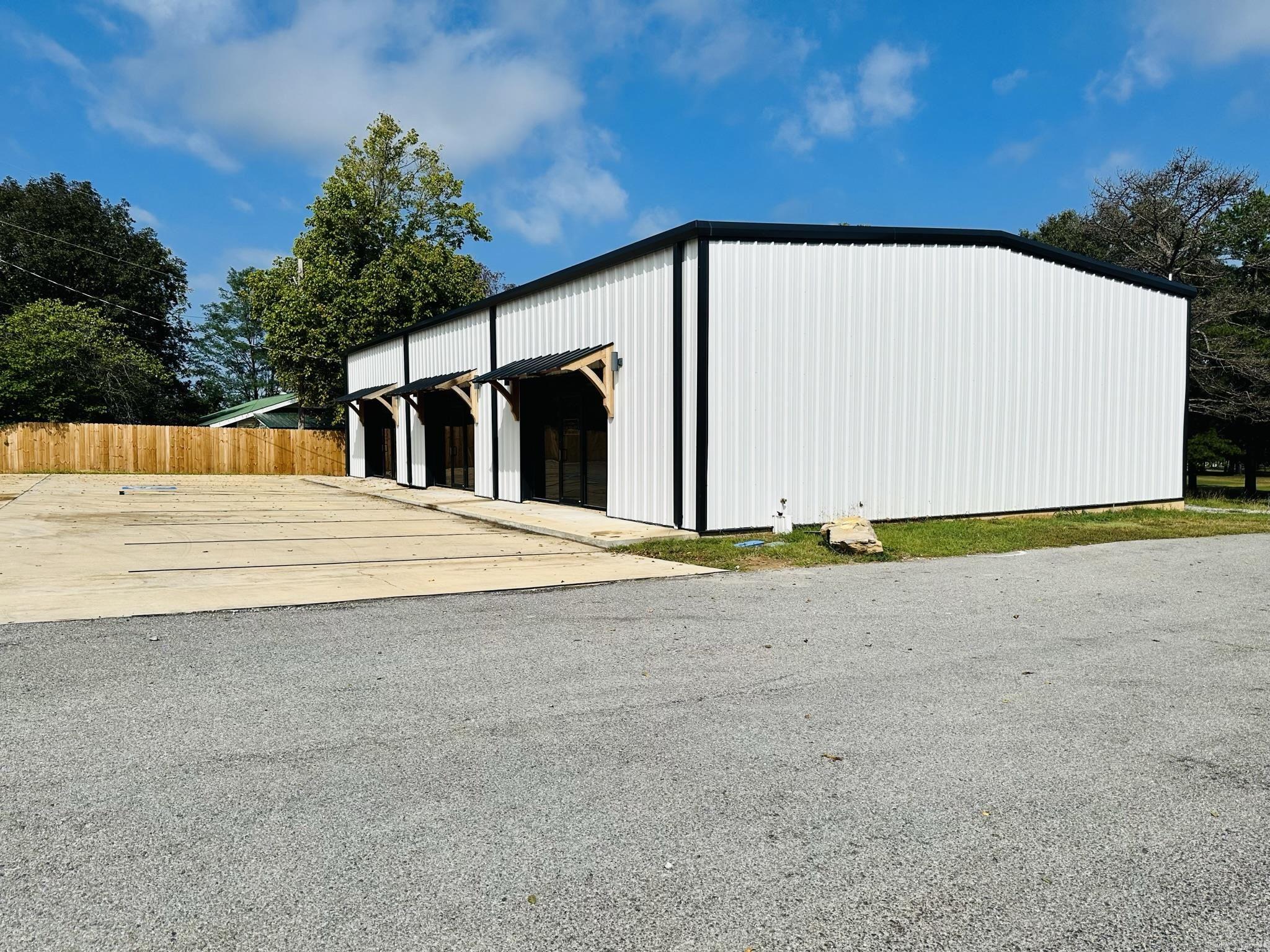 Photo 15 - Commercial / Industrial for sale – 1195 E Main   Melbourne, AR