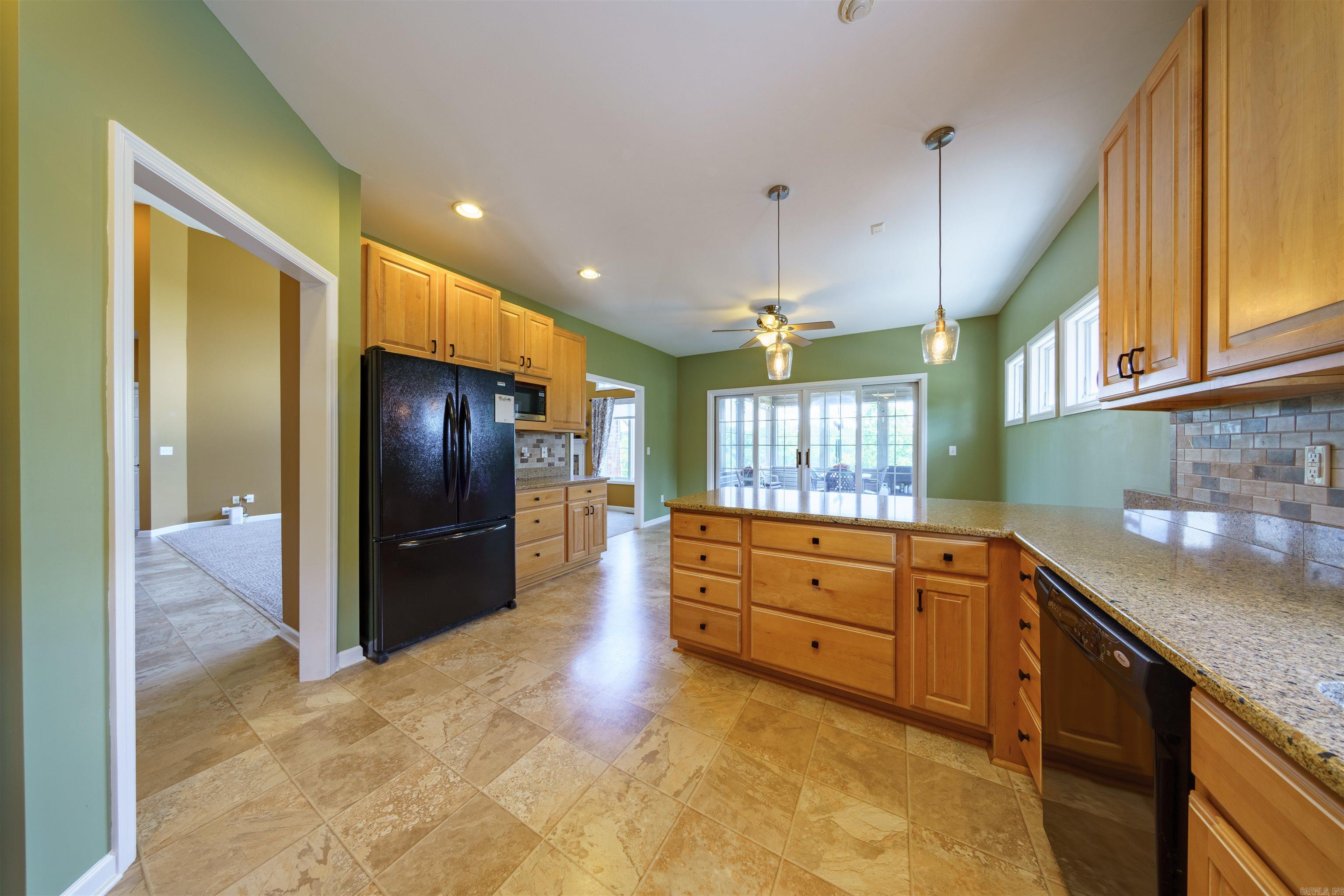 Photo 12 - Residential for sale – 505 E Tri Lakes   Horseshoe Bend, AR