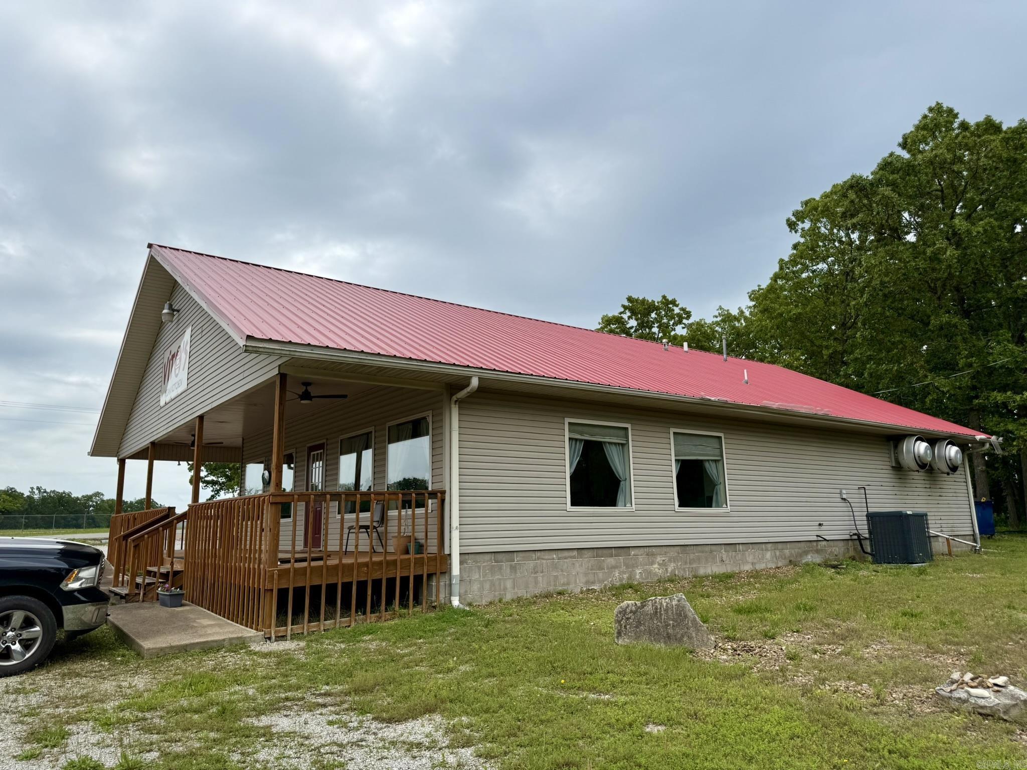 Photo 18 - Commercial / Industrial for sale – 700 S 4th Street   Horseshoe Bend, AR