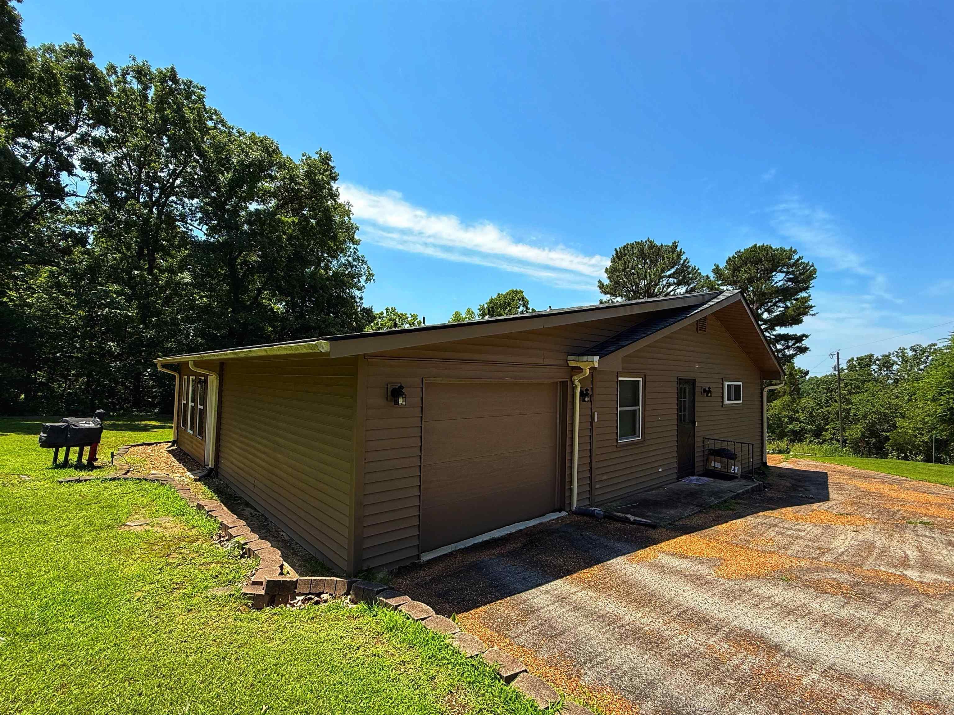 Photo 3 - Residential for sale – 316 N Nightingale   Horseshoe Bend, AR