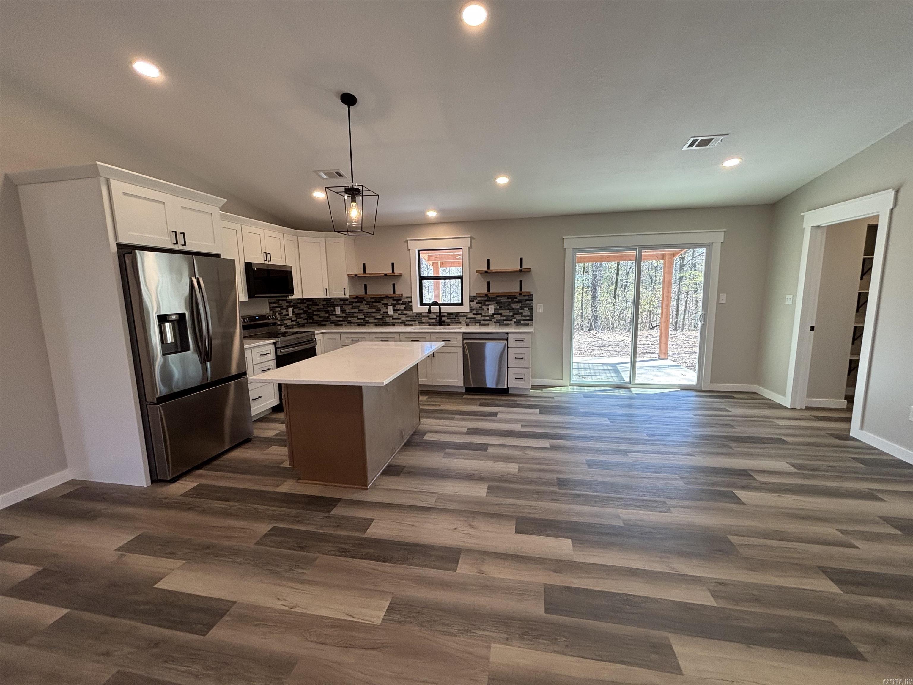 Photo 7 - Residential for sale – 1562  US Hwy 167   Evening Shade, AR