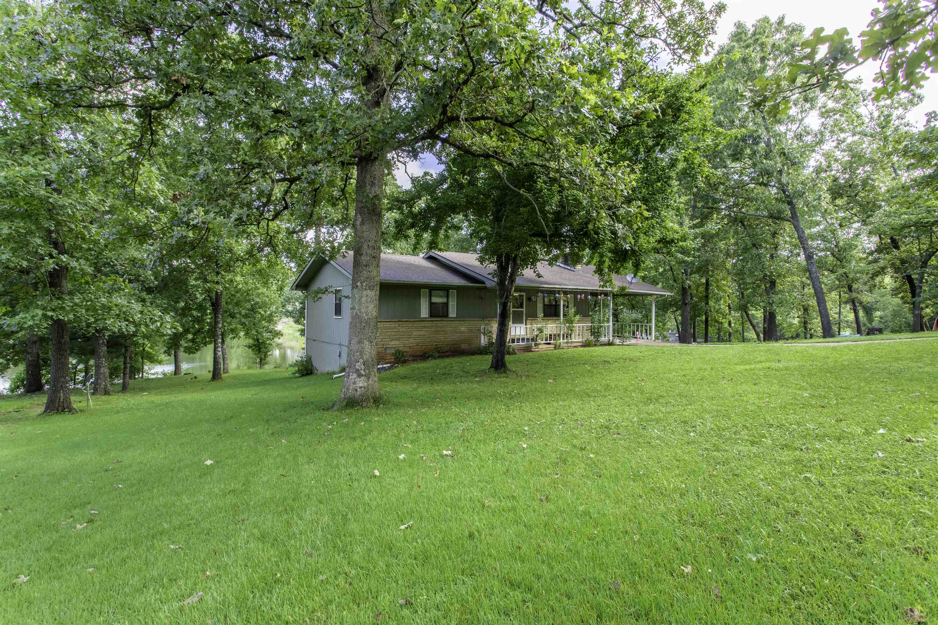 Photo 3 - Residential for sale – 1322  Hummingbird   Horseshoe Bend, AR