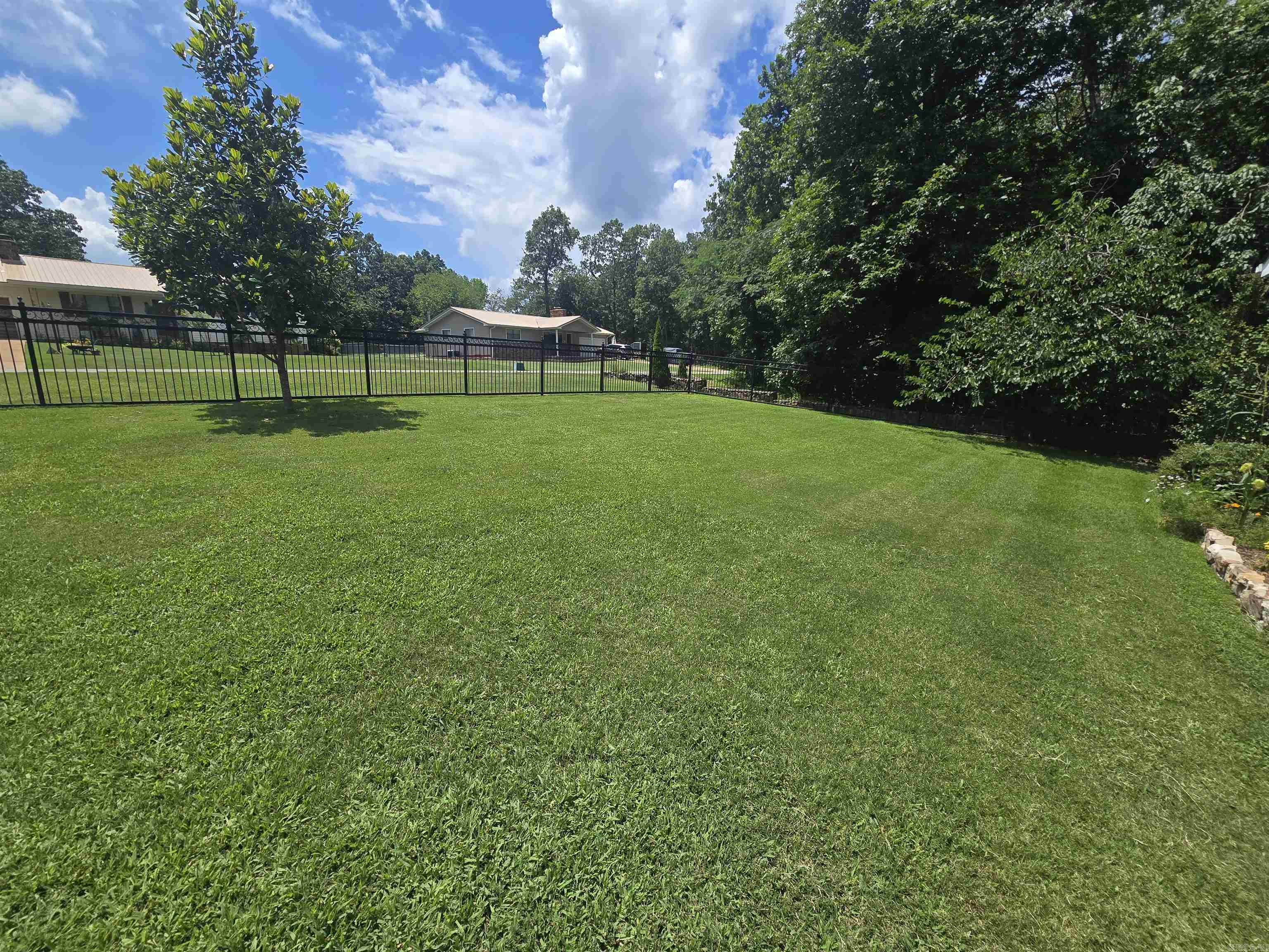 Photo 5 - Residential for sale – 300  Victoria   Horseshoe Bend, AR