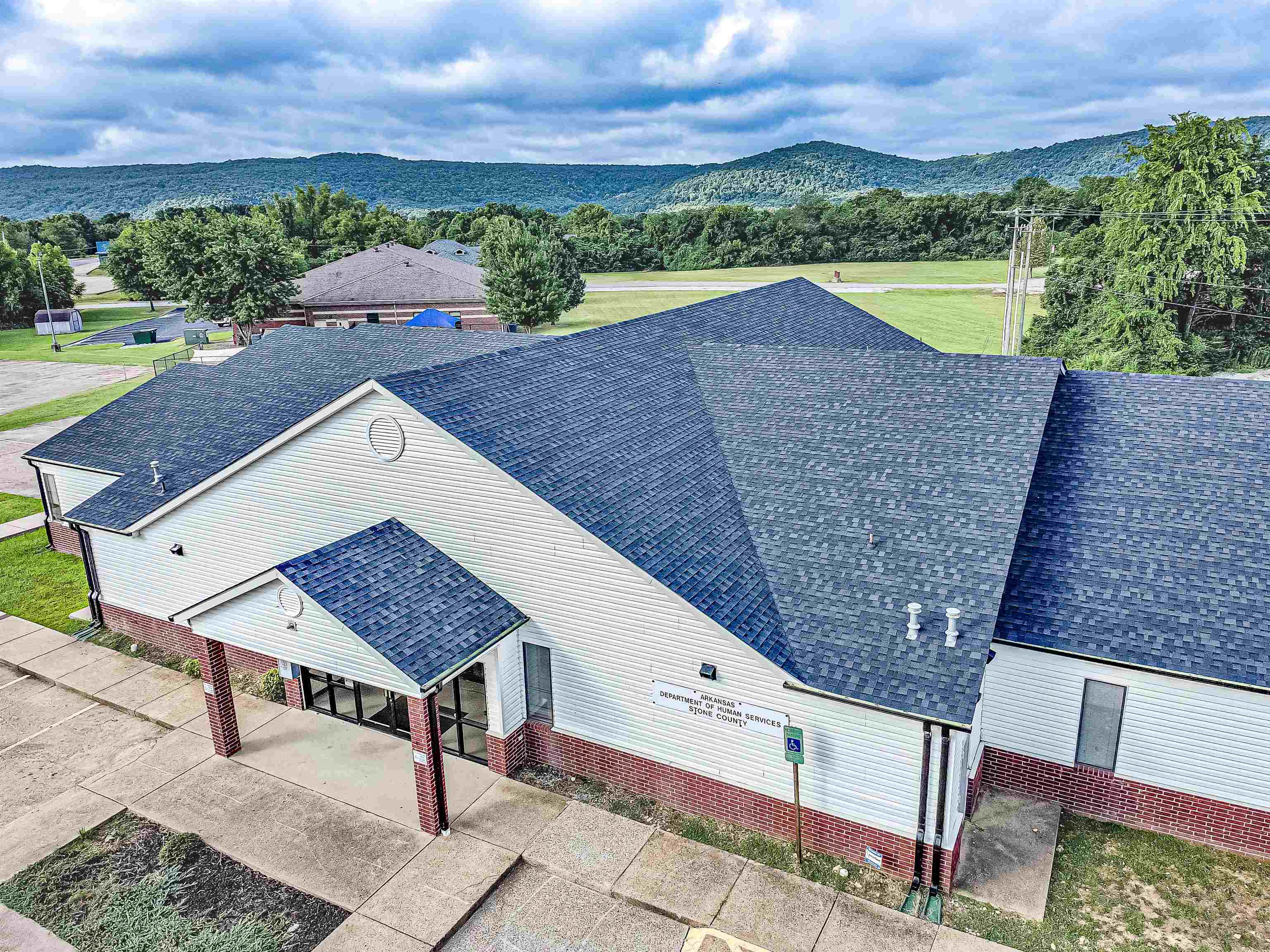 Photo 2 - Commercial / Industrial for sale – 1821 E Main   Mountain View, AR