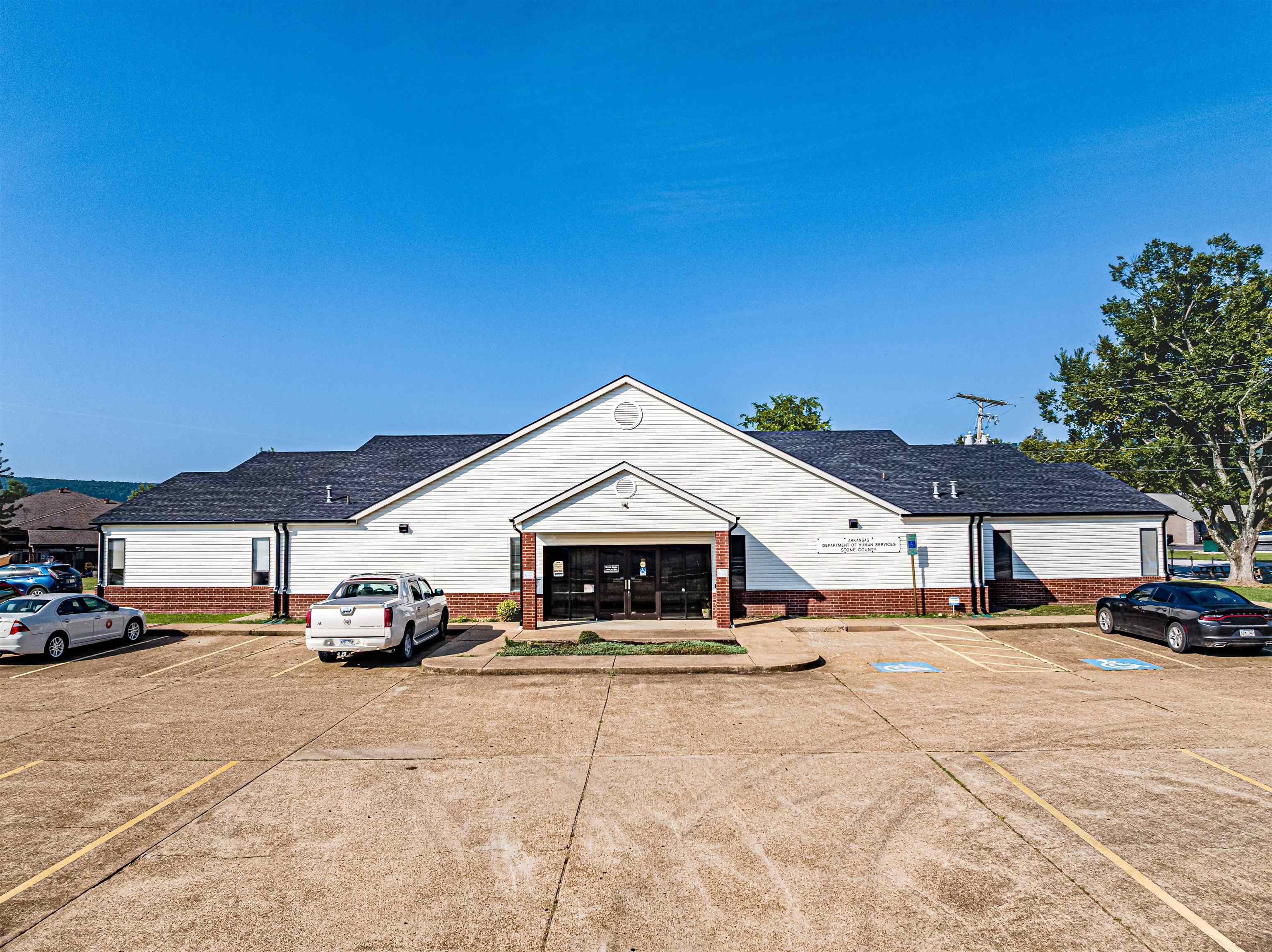 Photo 3 - Commercial / Industrial for sale – 1821 E Main   Mountain View, AR