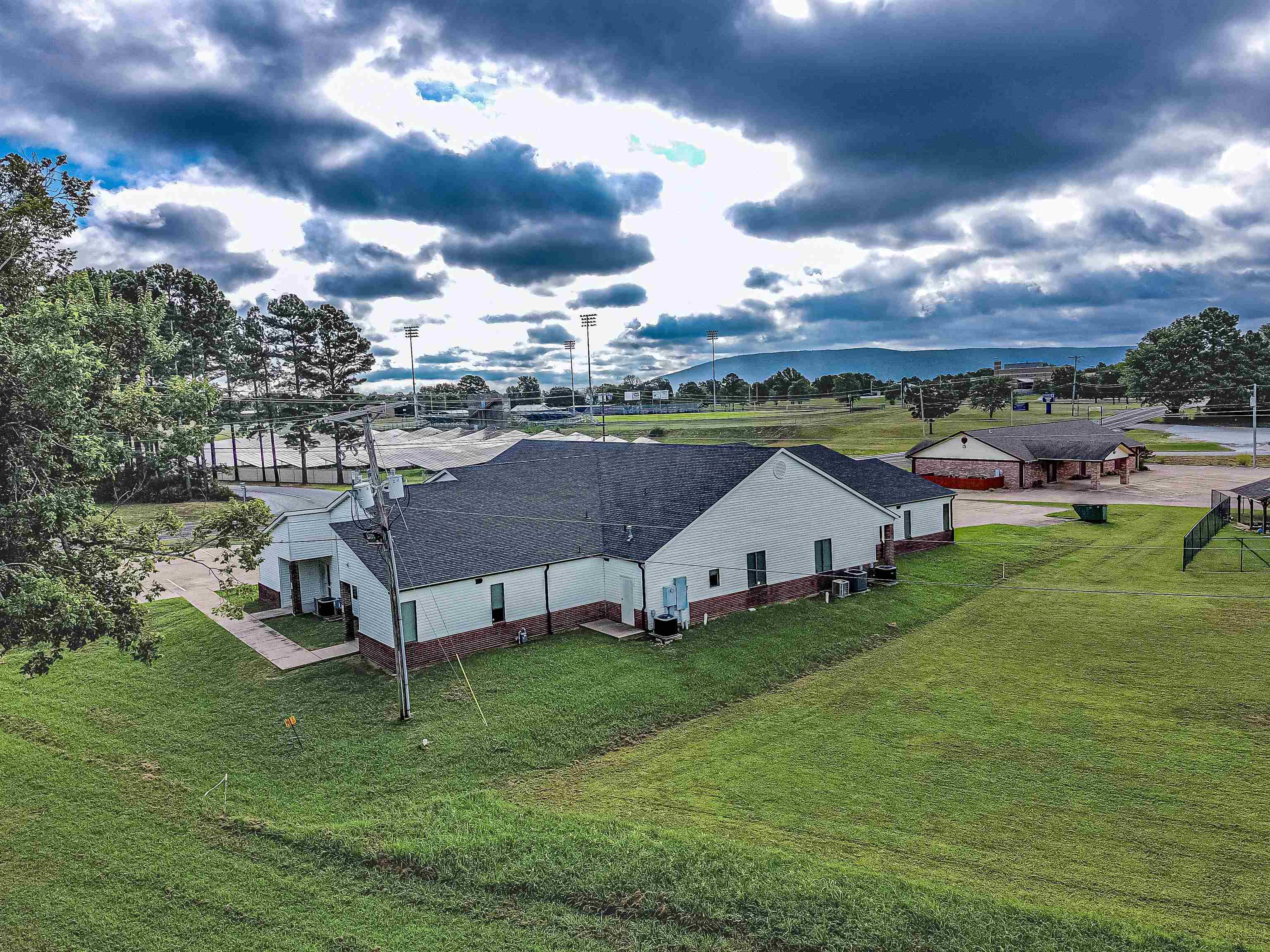 Photo 22 - Commercial / Industrial for sale – 1821 E Main   Mountain View, AR
