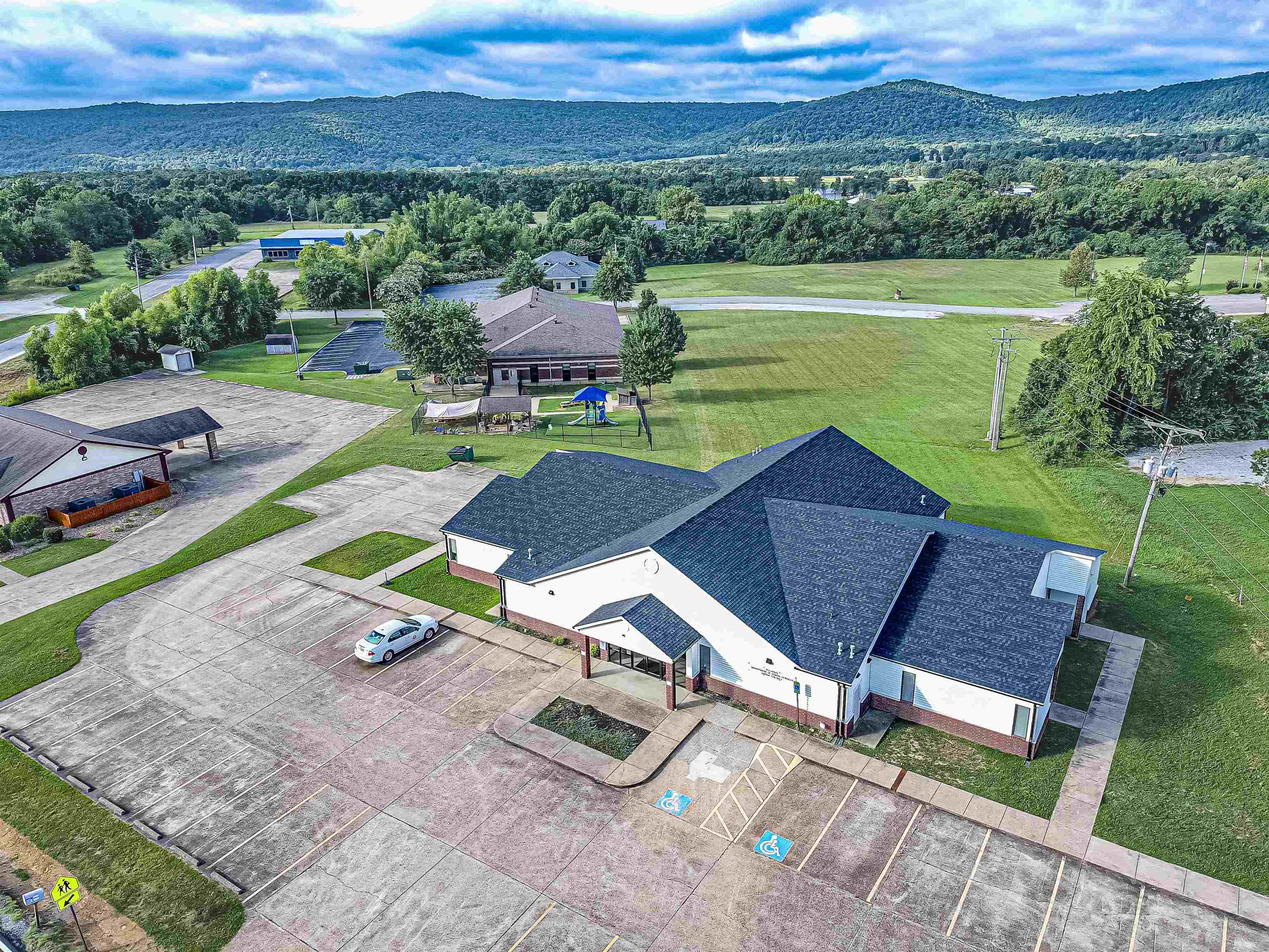 Photo 6 - Commercial / Industrial for sale – 1821 E Main   Mountain View, AR