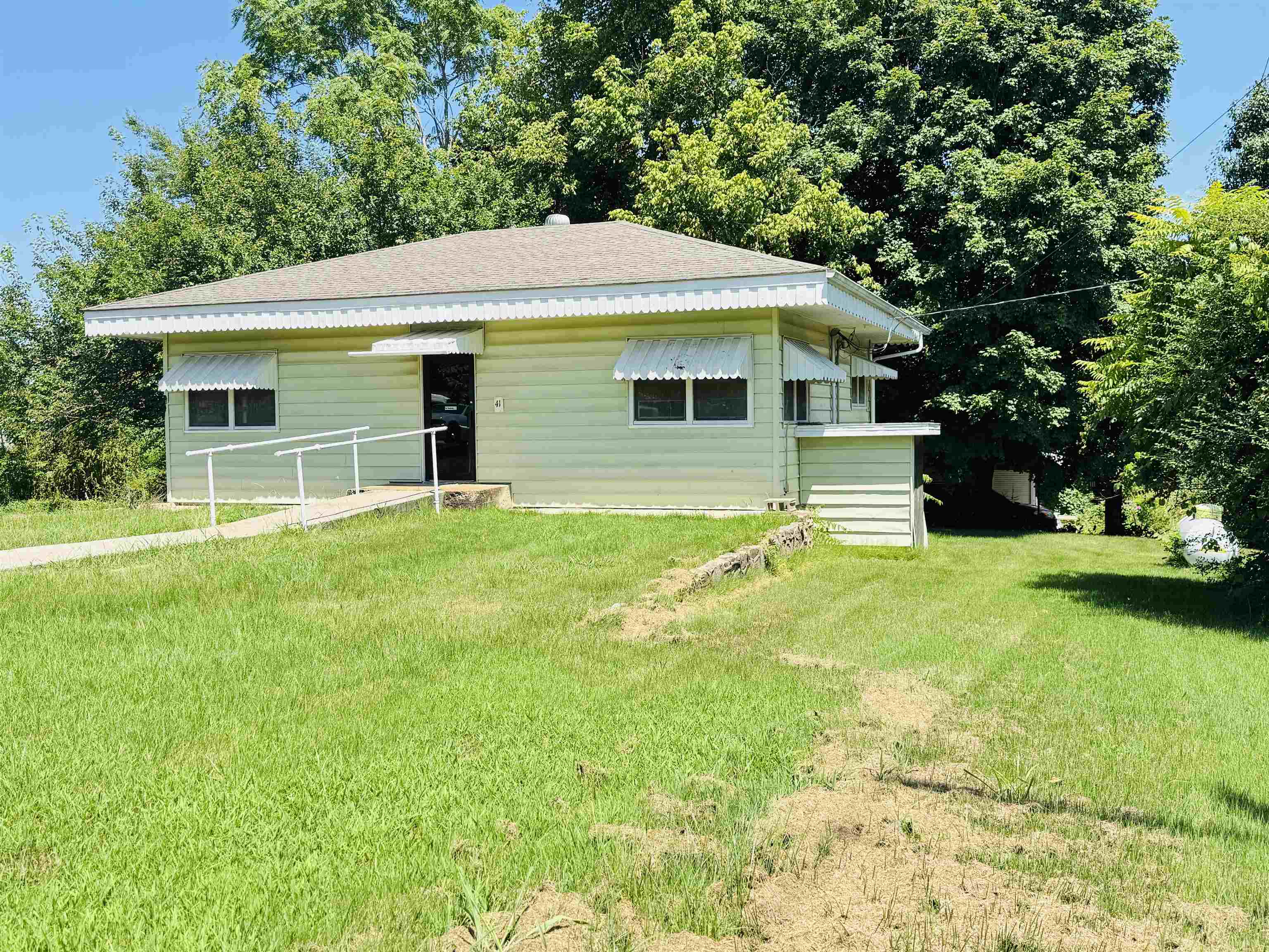 Commercial / Industrial for sale – 41 S Spring Street   Melbourne, AR