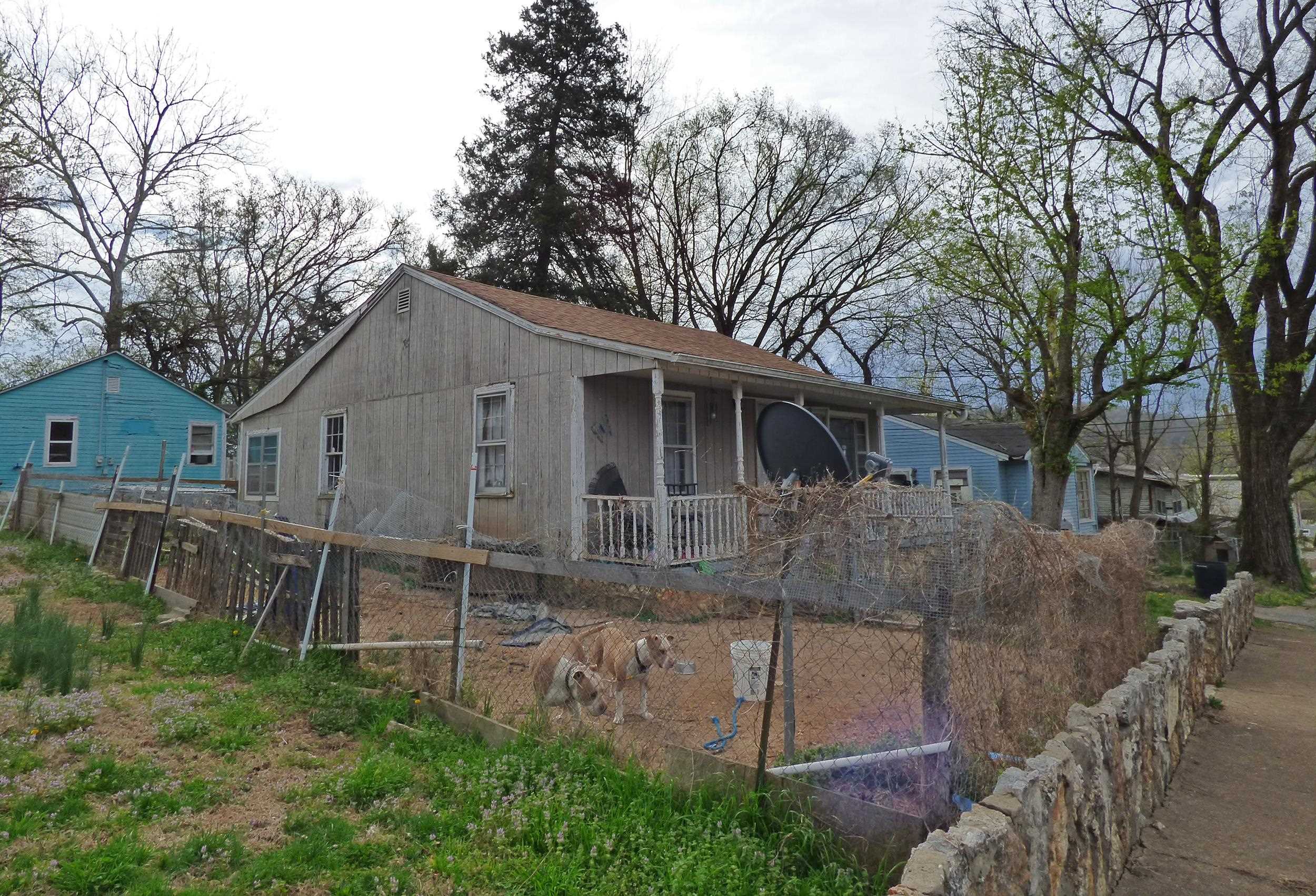 Photo 3 - Residential for sale – 204 N Spring   Hardy, AR