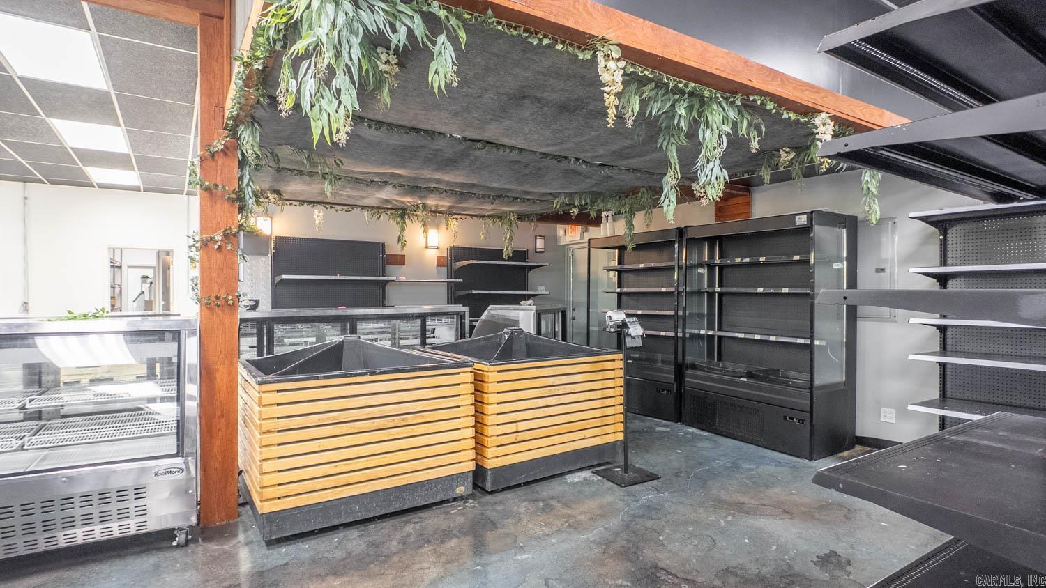 Photo 3 - Commercial / Industrial for sale – 746  Highway 63 South   Mammoth Spring, AR