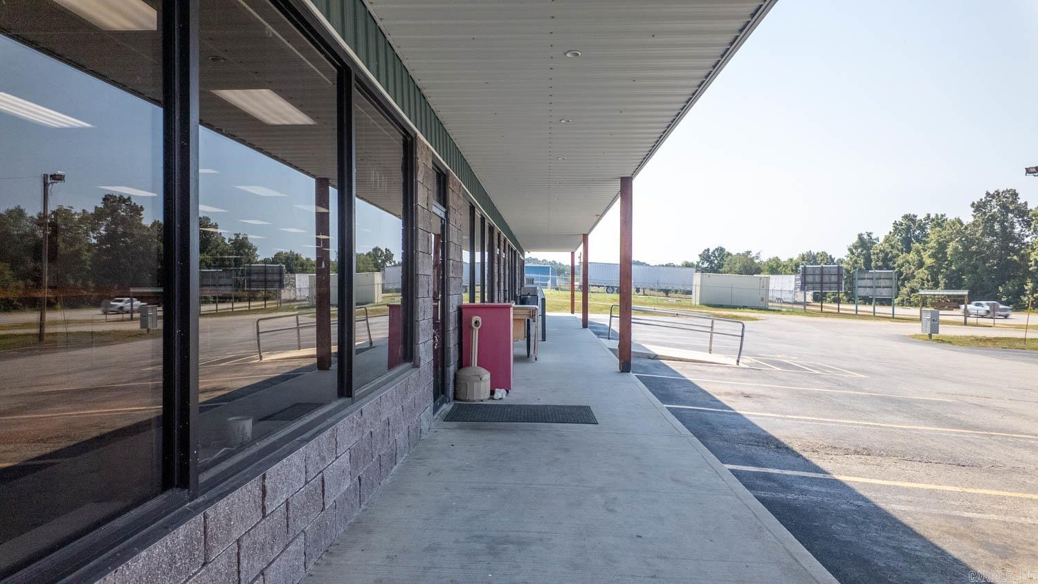 Photo 6 - Commercial / Industrial for sale – 746  Highway 63 South   Mammoth Spring, AR