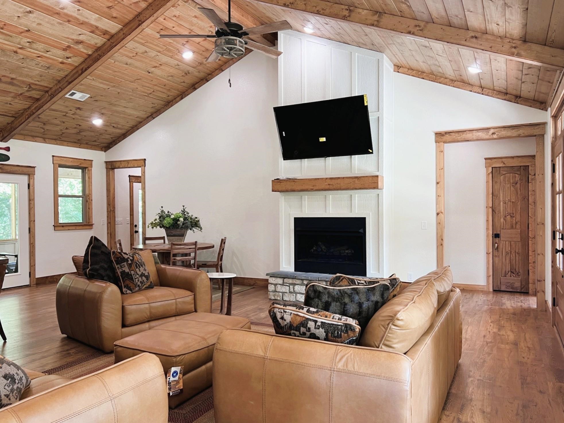 Photo 7 - Residential for sale – 120 N Riverview   Mountain View, AR